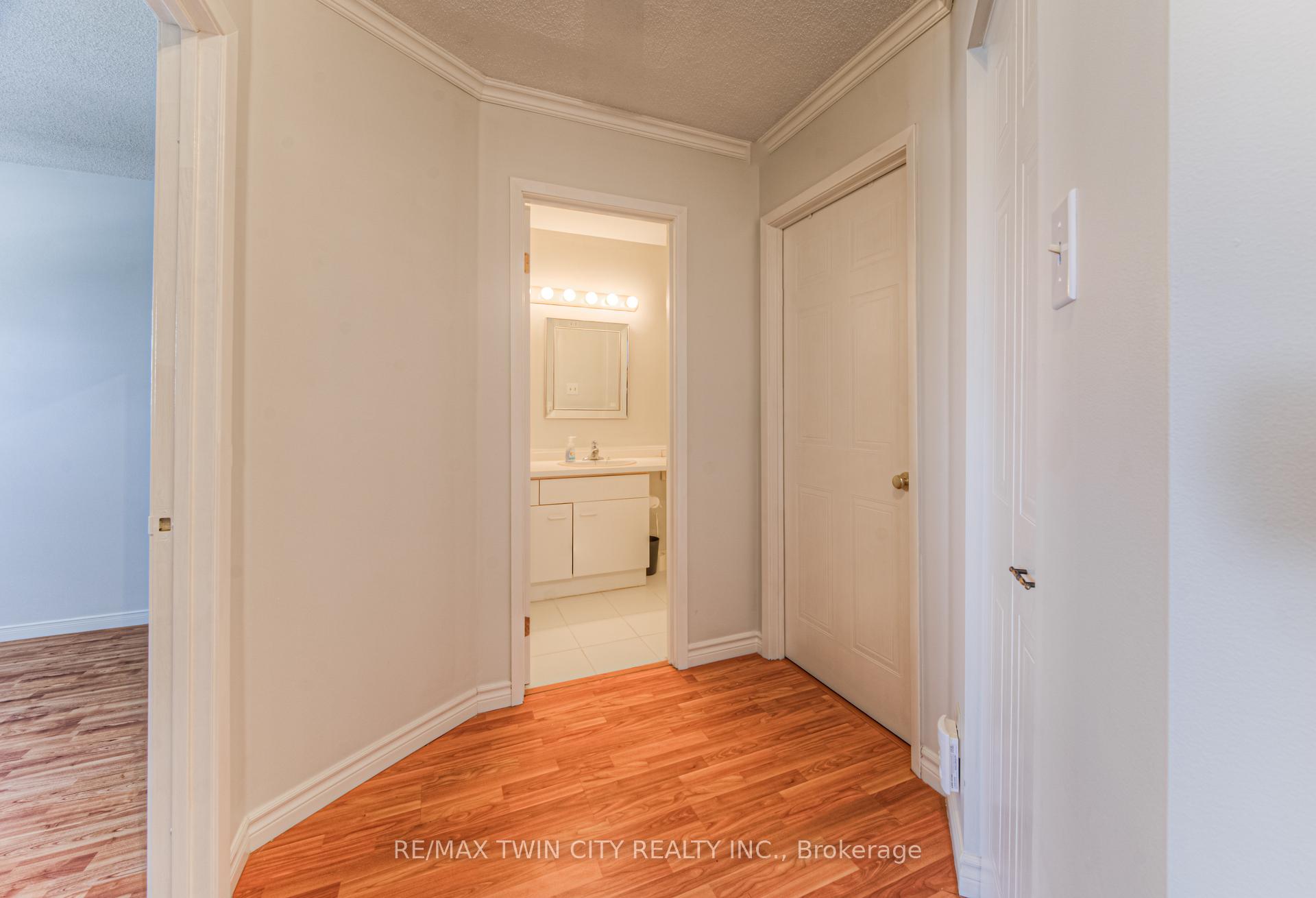 Photo 22 of Unit 44, 3085 Kingsway Drive, Kitchener — HOMEH