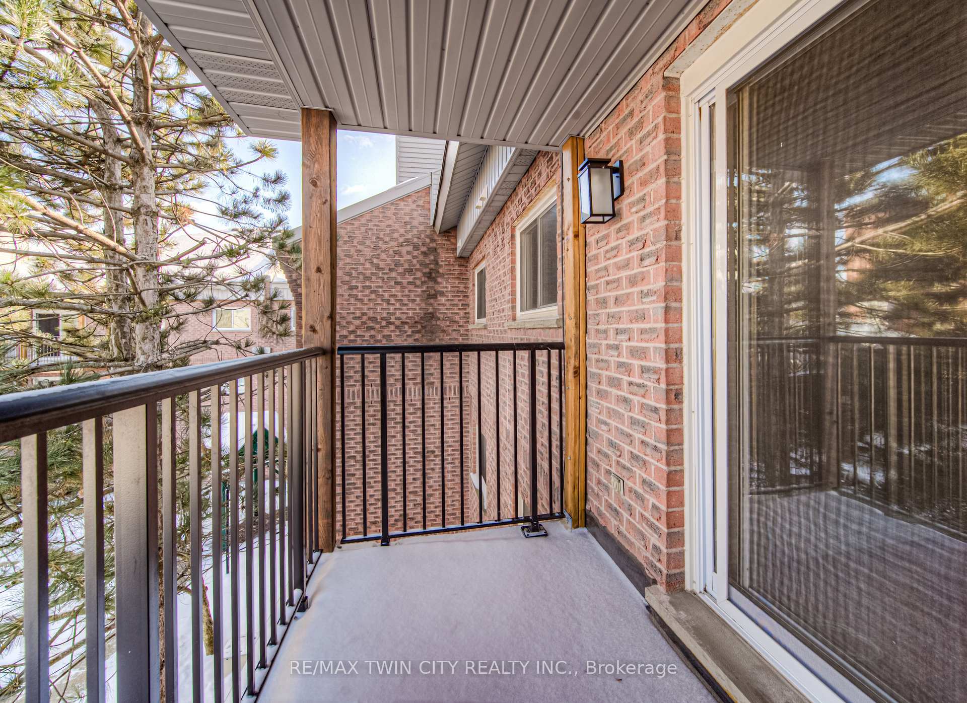 Photo 25 of Unit 44, 3085 Kingsway Drive, Kitchener — HOMEH