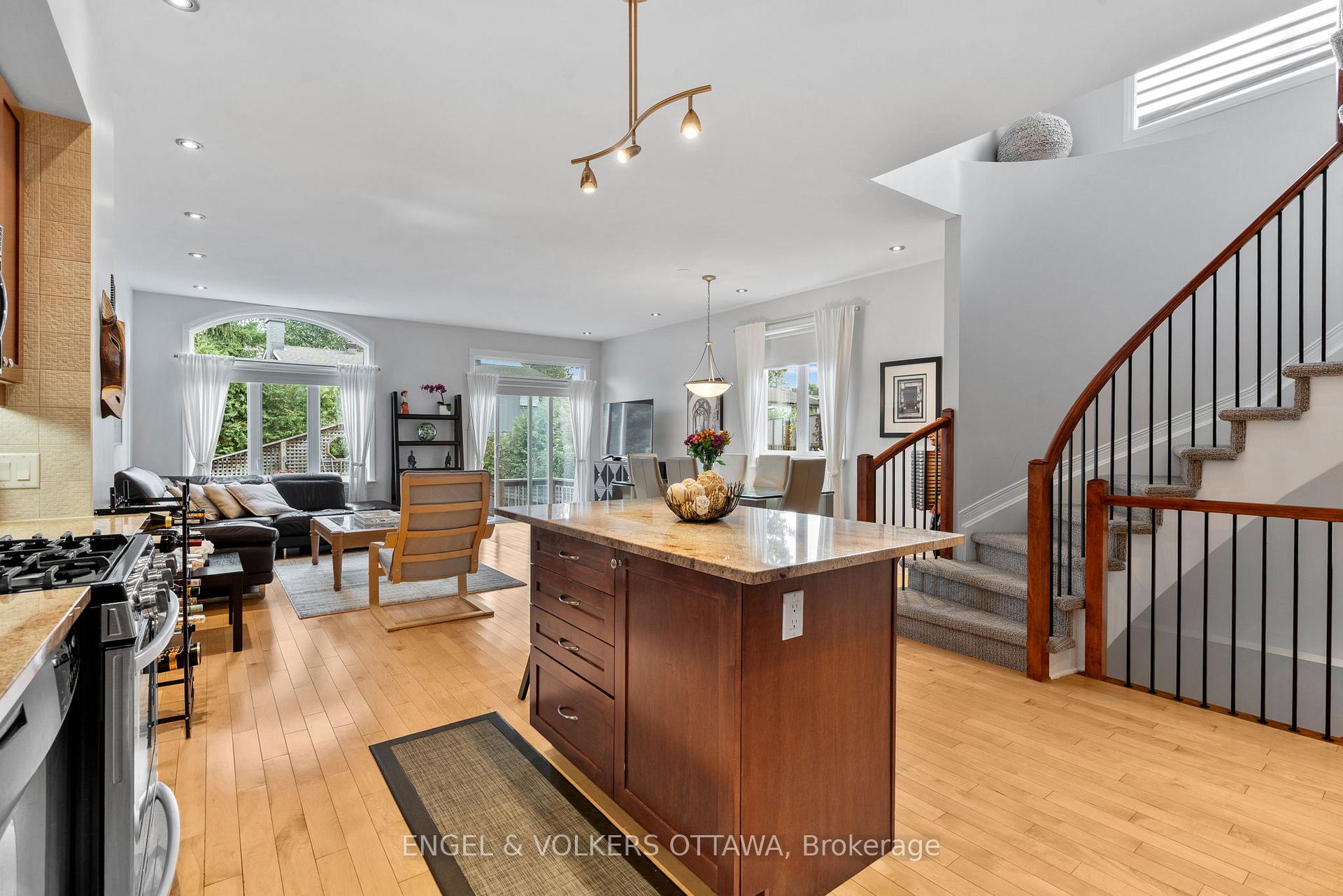 Photo 20 of 110 Encore Private, Ottawa, City View/Skyline/Fisher Heights/Parkwood Hills — HOMEH