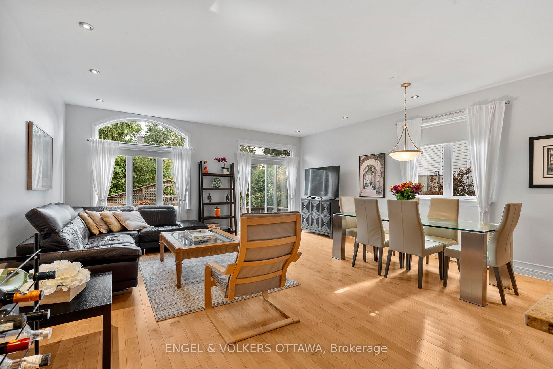 Photo 8 of 110 Encore Private, Ottawa, City View/Skyline/Fisher Heights/Parkwood Hills — HOMEH