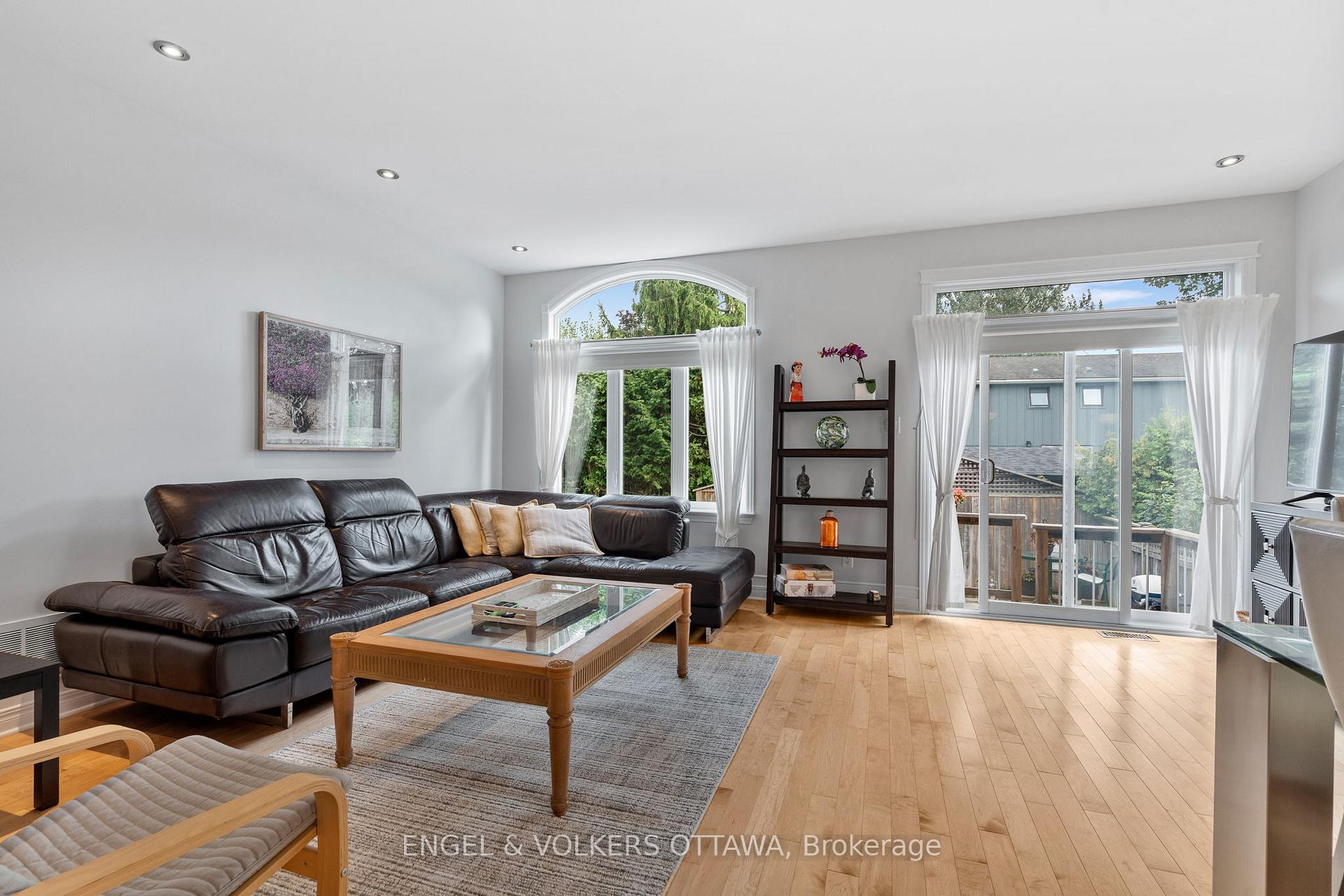 Photo 13 of 110 Encore Private, Ottawa, City View/Skyline/Fisher Heights/Parkwood Hills — HOMEH
