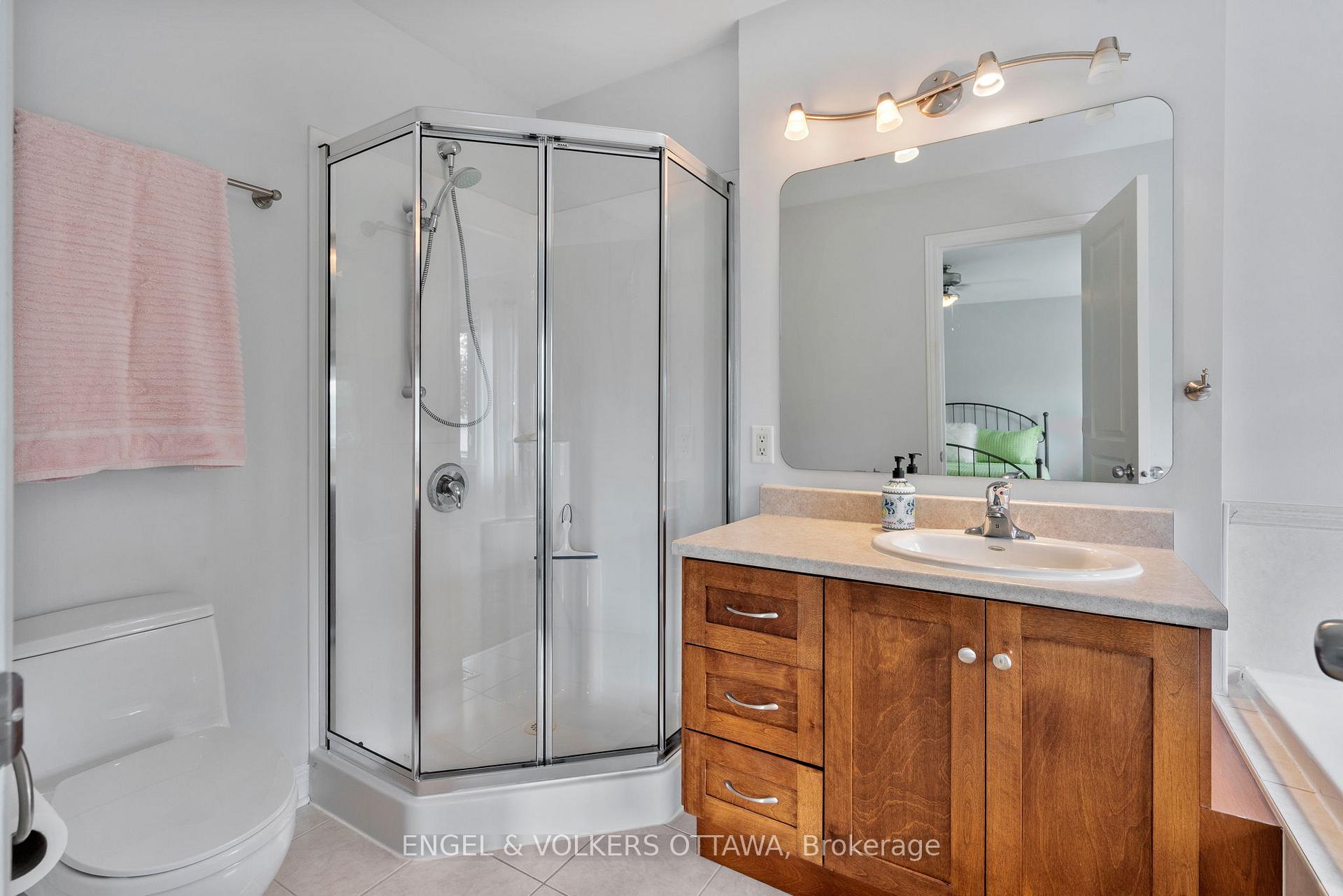 Photo 27 of 110 Encore Private, Ottawa, City View/Skyline/Fisher Heights/Parkwood Hills — HOMEH
