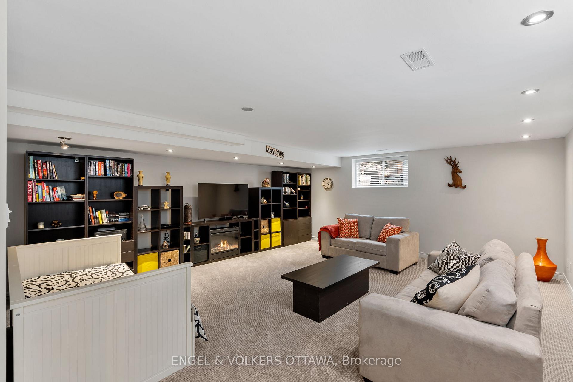 Photo 29 of 110 Encore Private, Ottawa, City View/Skyline/Fisher Heights/Parkwood Hills — HOMEH