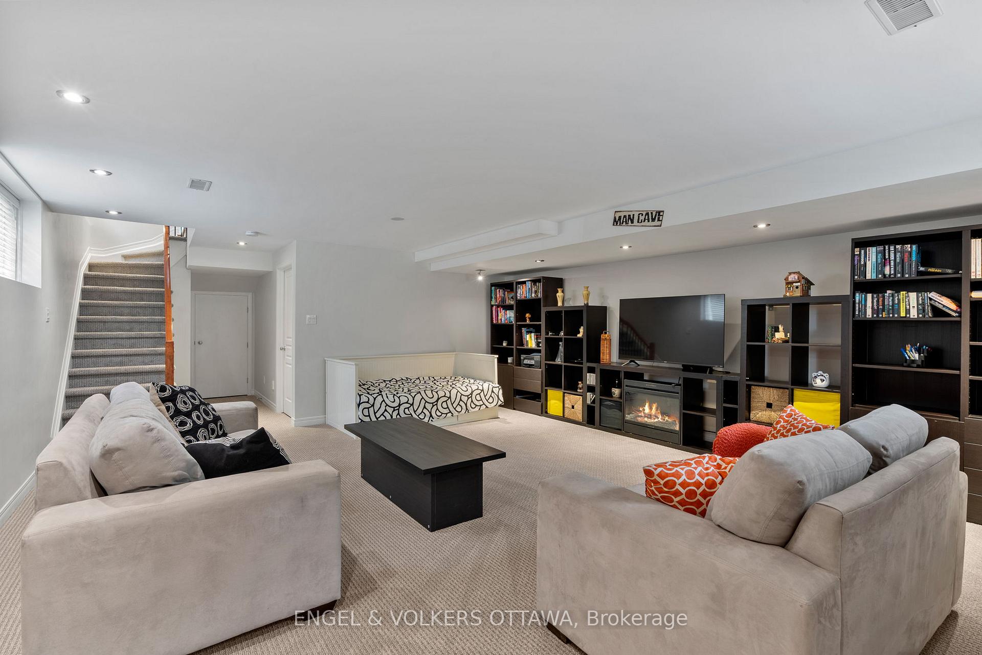 Photo 35 of 110 Encore Private, Ottawa, City View/Skyline/Fisher Heights/Parkwood Hills — HOMEH