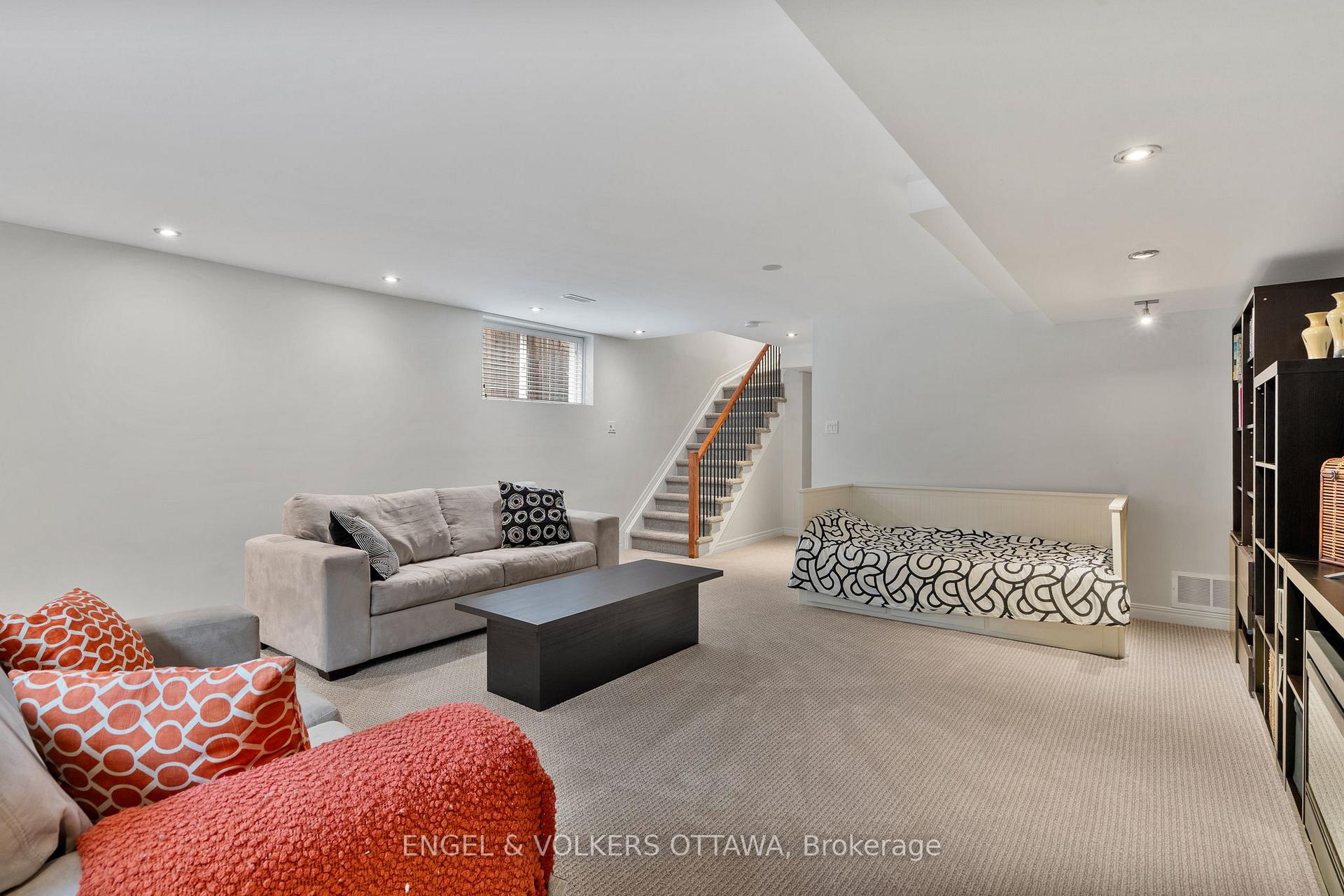 Photo 30 of 110 Encore Private, Ottawa, City View/Skyline/Fisher Heights/Parkwood Hills — HOMEH