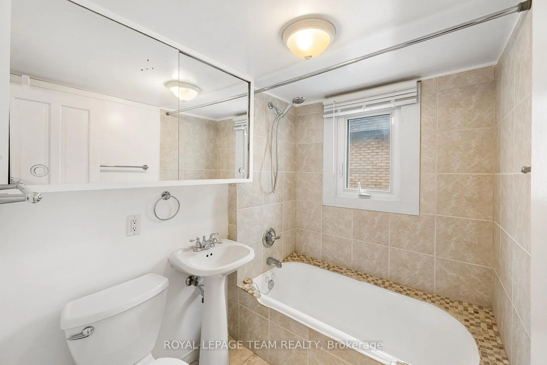 Photo 16 of 163 Genest Street, Ottawa, Vanier — HOMEH