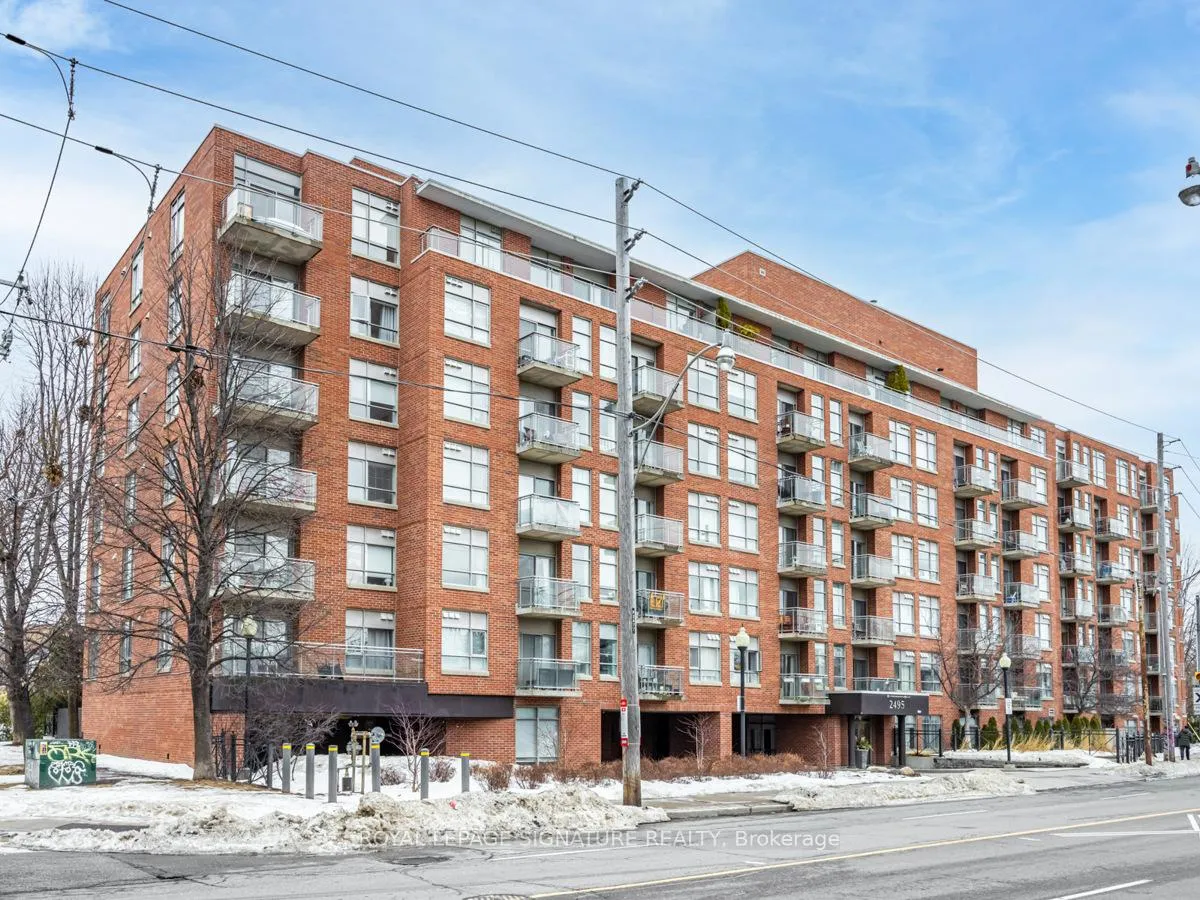 Front of Unit 316, 2495 Dundas Street W