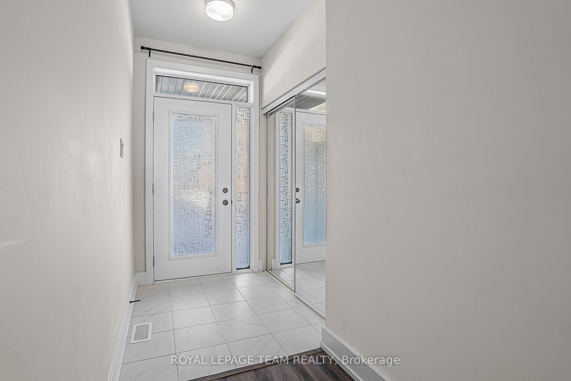 Photo 3 of 308 Pilot Private, Ottawa, Kanata - Emerald Meadows/Trailwest — HOMEH