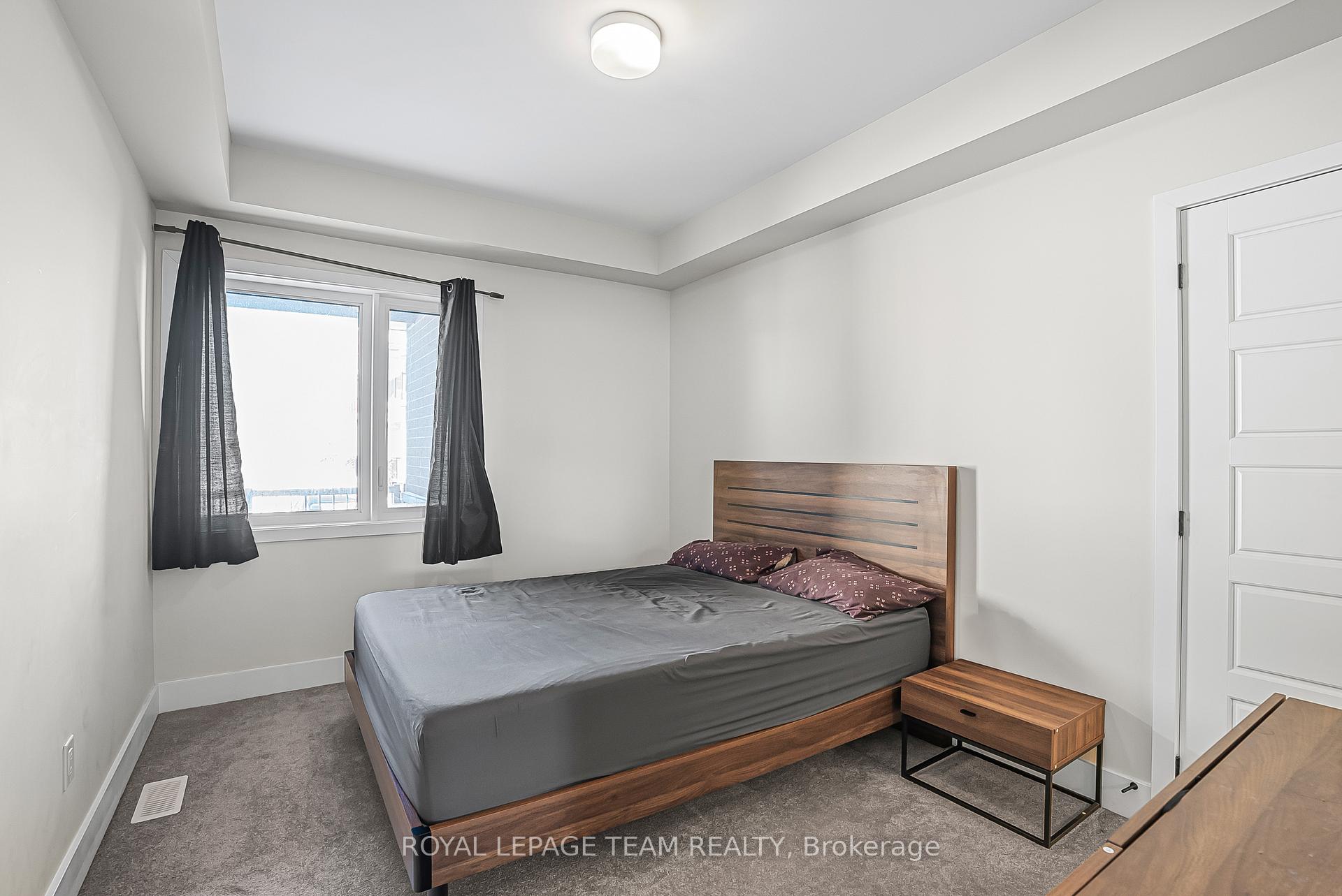 Photo 6 of 308 Pilot Private, Ottawa, Kanata - Emerald Meadows/Trailwest — HOMEH