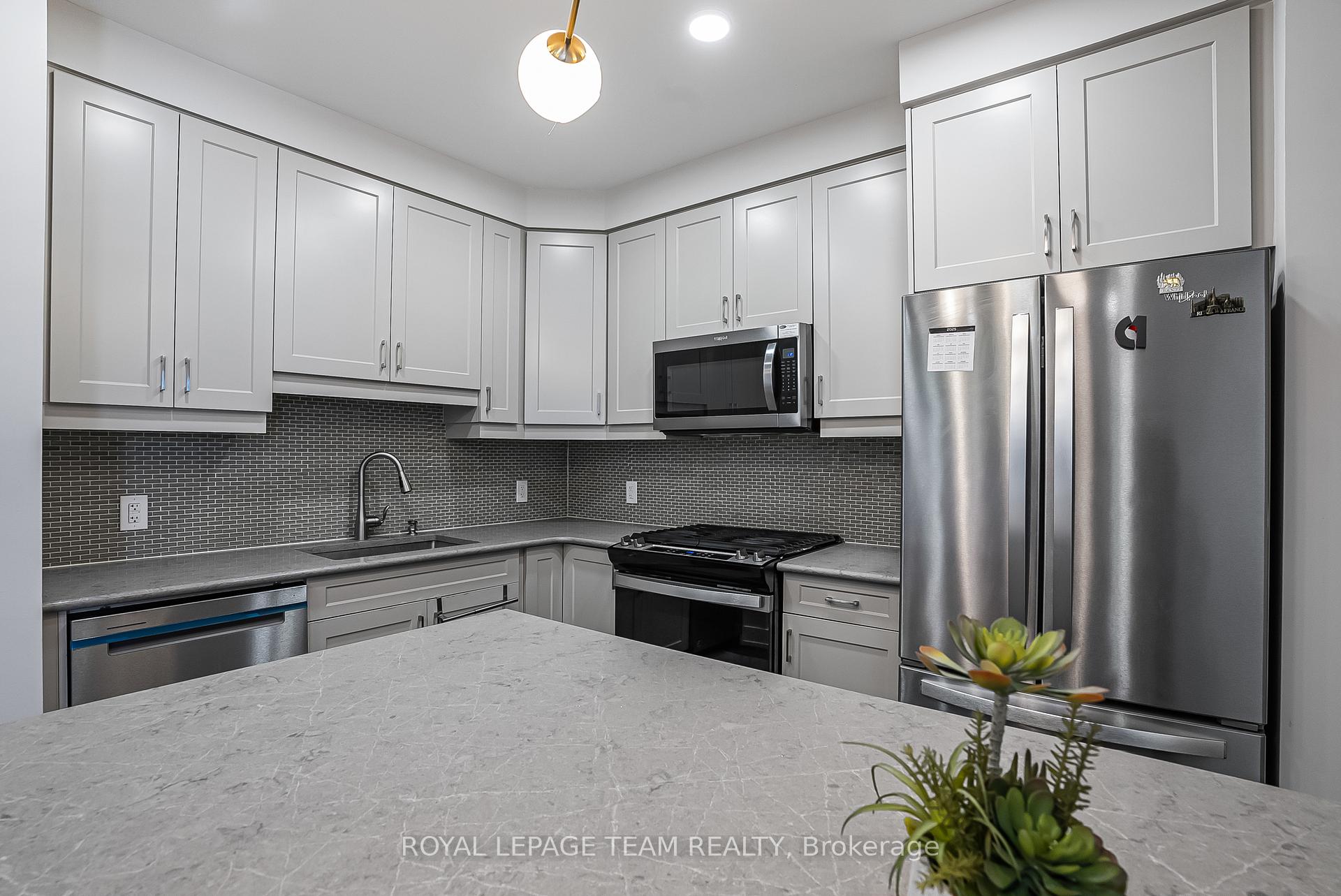 Photo 10 of 308 Pilot Private, Ottawa, Kanata - Emerald Meadows/Trailwest — HOMEH