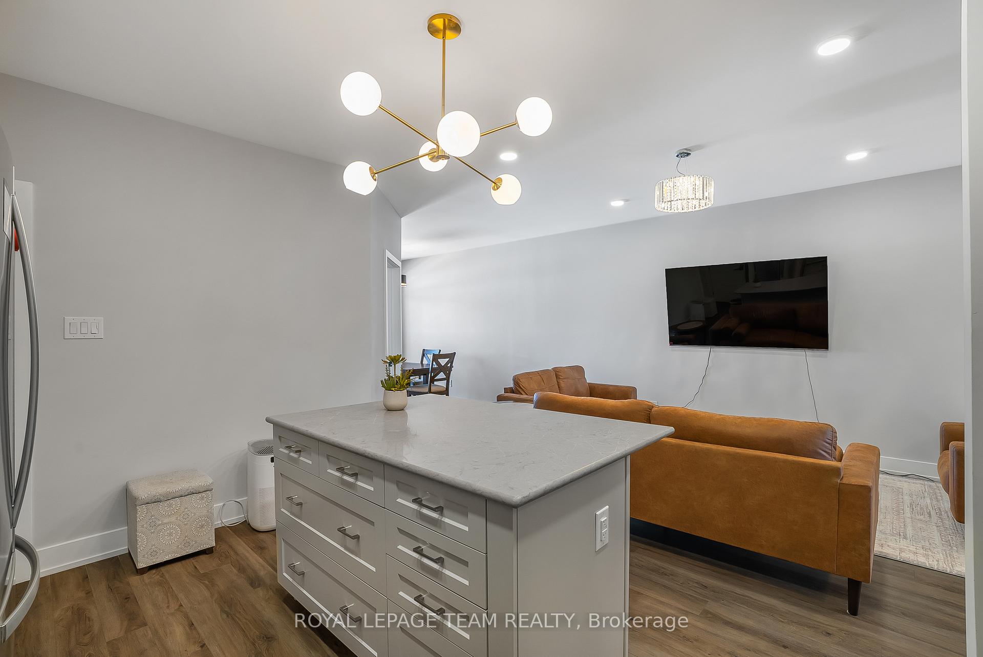 Photo 11 of 308 Pilot Private, Ottawa, Kanata - Emerald Meadows/Trailwest — HOMEH