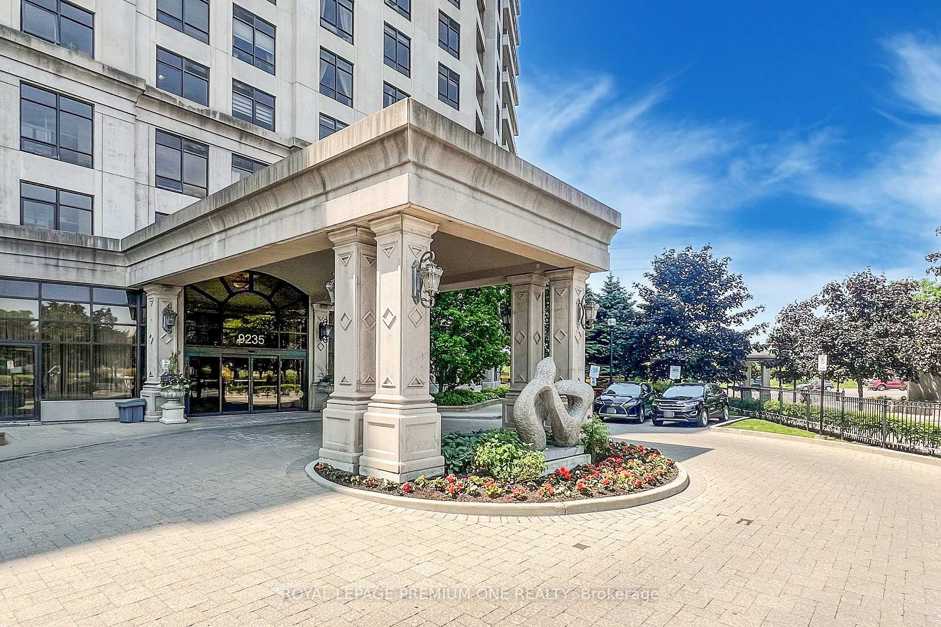 Photo 2 of Unit 606, 9235 Jane Street, Vaughan, Maple — HOMEH