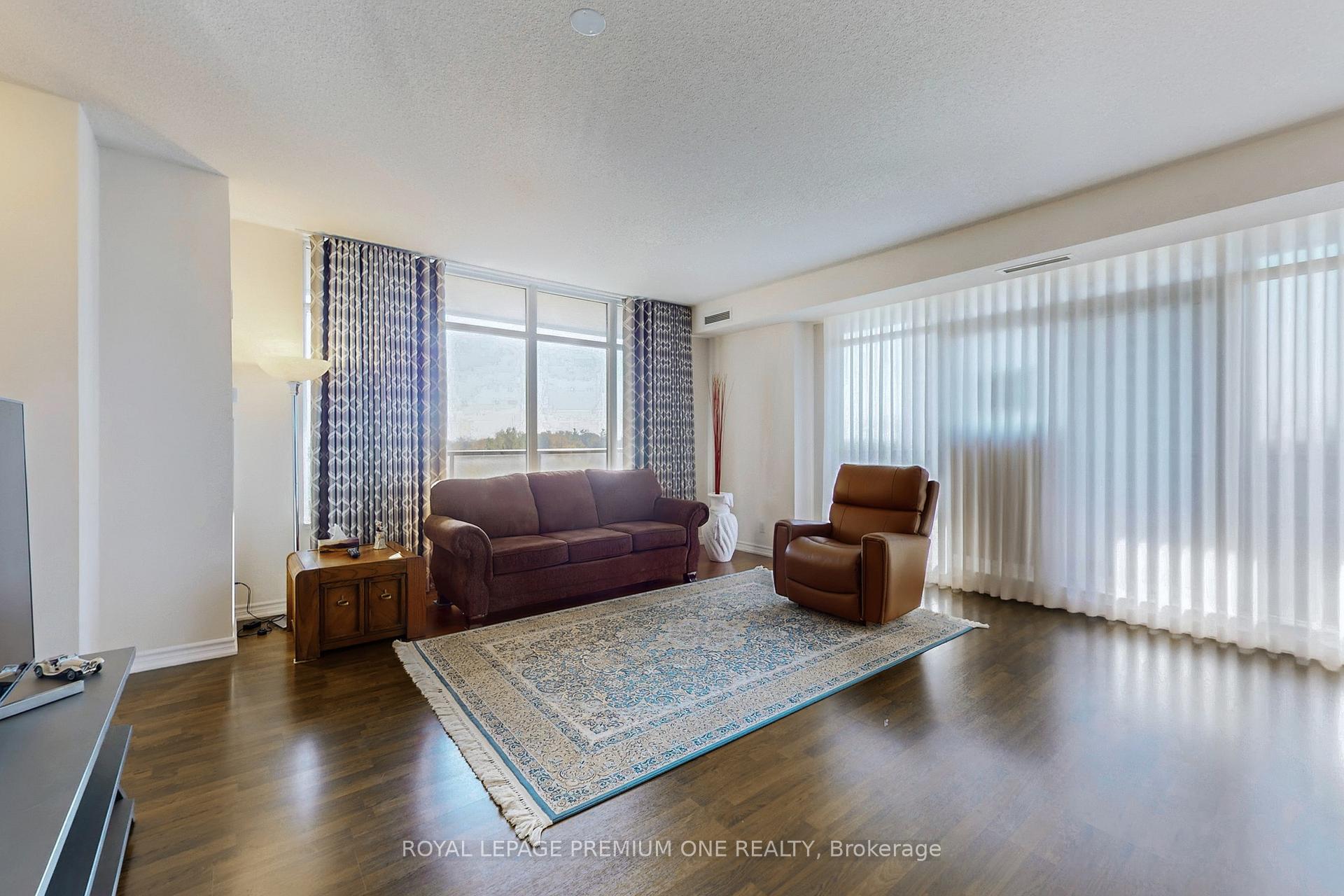 Photo 10 of Unit 606, 9235 Jane Street, Vaughan, Maple — HOMEH