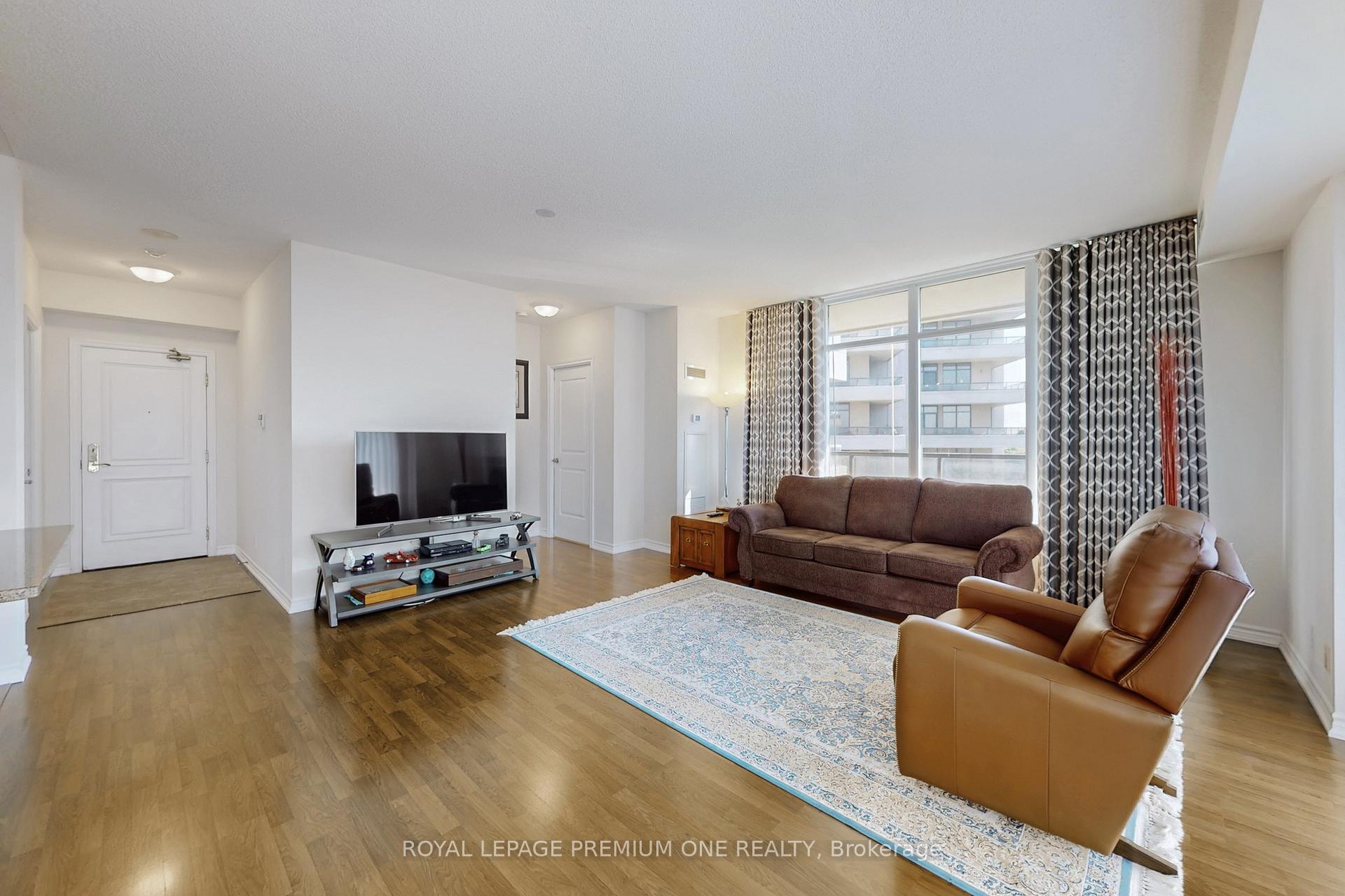 Photo 11 of Unit 606, 9235 Jane Street, Vaughan, Maple — HOMEH