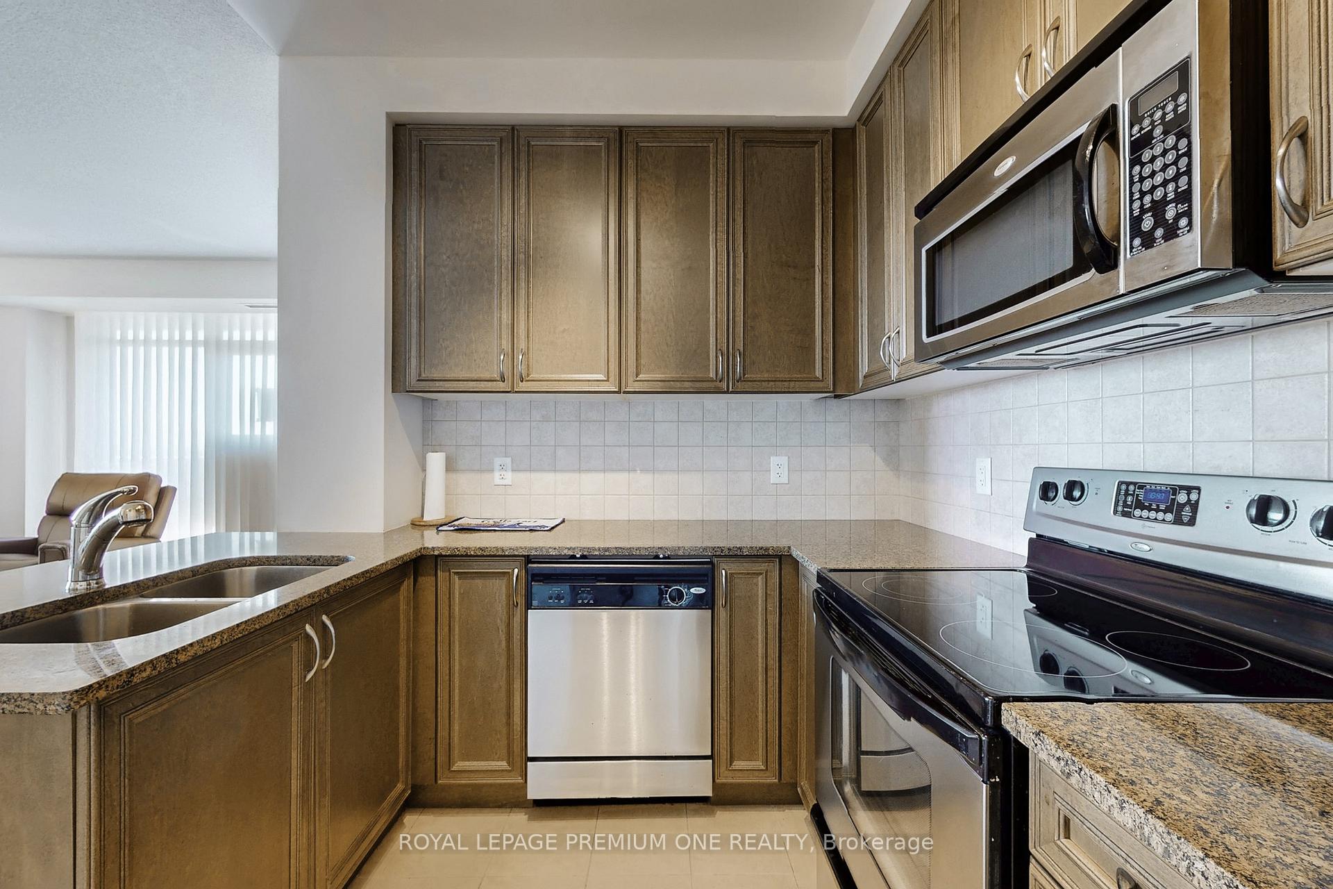 Photo 16 of Unit 606, 9235 Jane Street, Vaughan, Maple — HOMEH