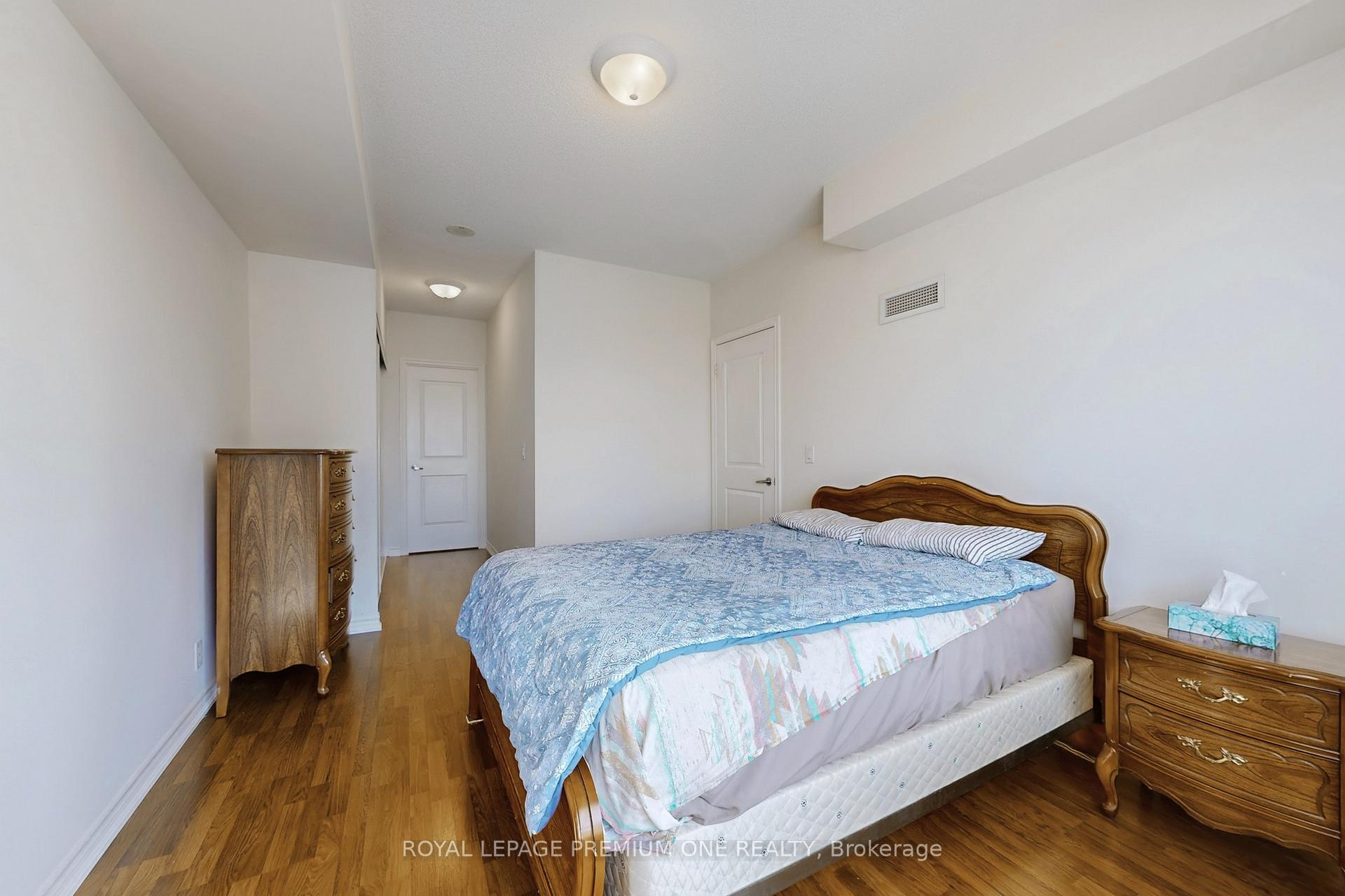 Photo 21 of Unit 606, 9235 Jane Street, Vaughan, Maple — HOMEH