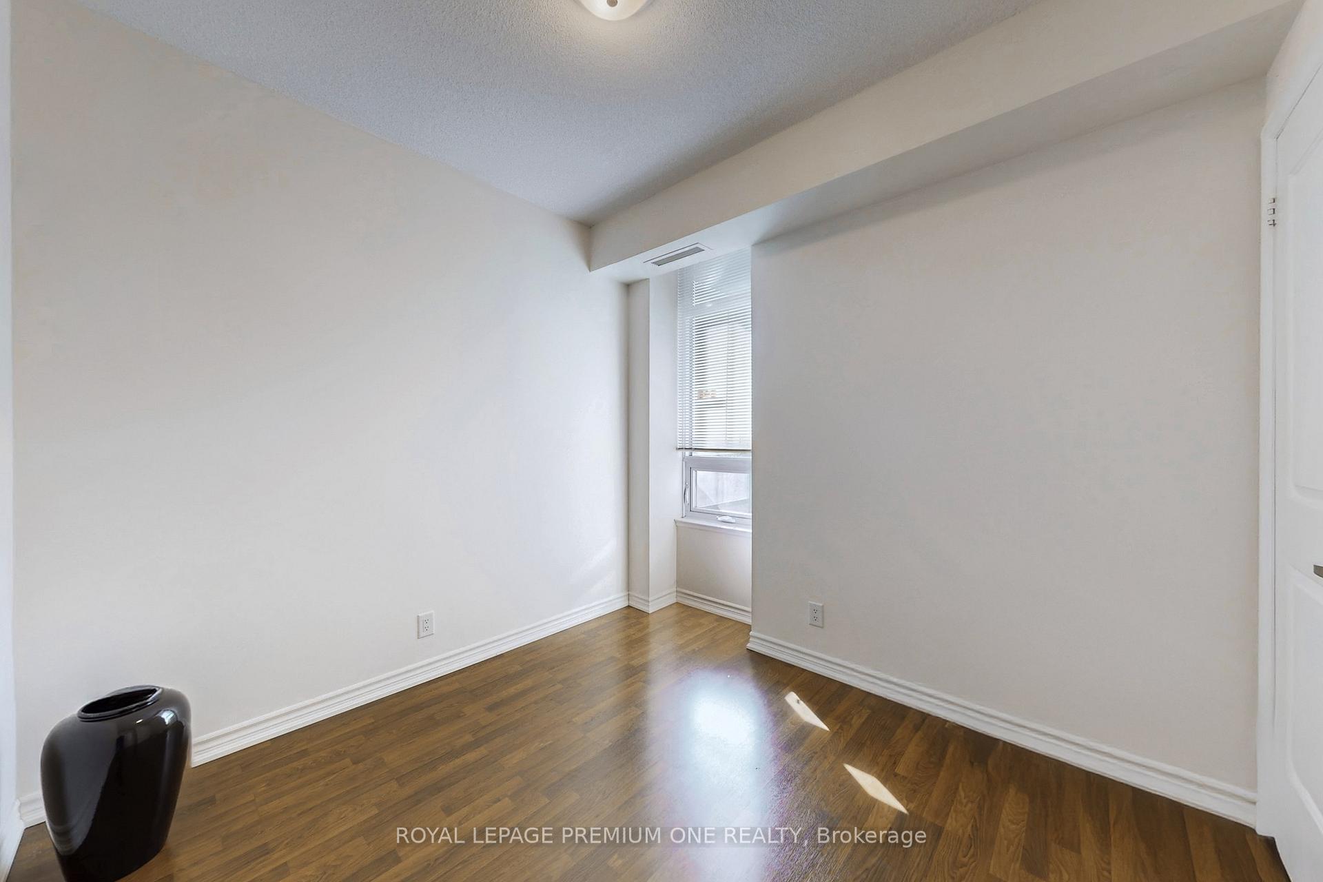 Photo 25 of Unit 606, 9235 Jane Street, Vaughan, Maple — HOMEH