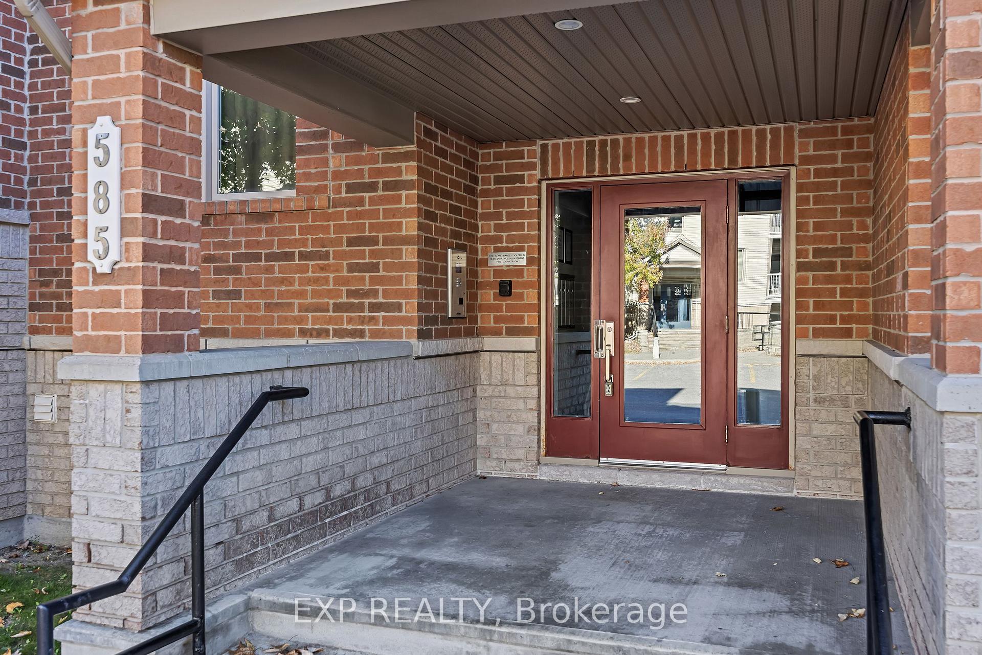 Photo 2 of Unit 6, 585 Stonefield Private, Ottawa, Barrhaven East — HOMEH