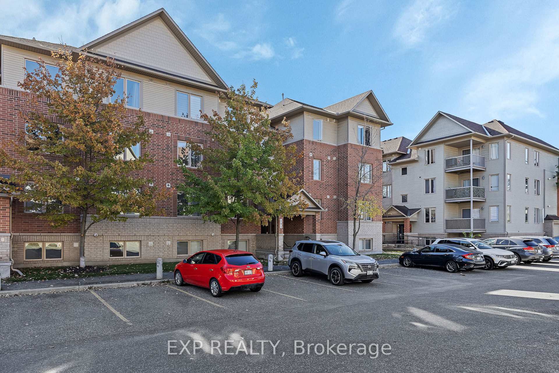 Photo 3 of Unit 6, 585 Stonefield Private, Ottawa, Barrhaven East — HOMEH