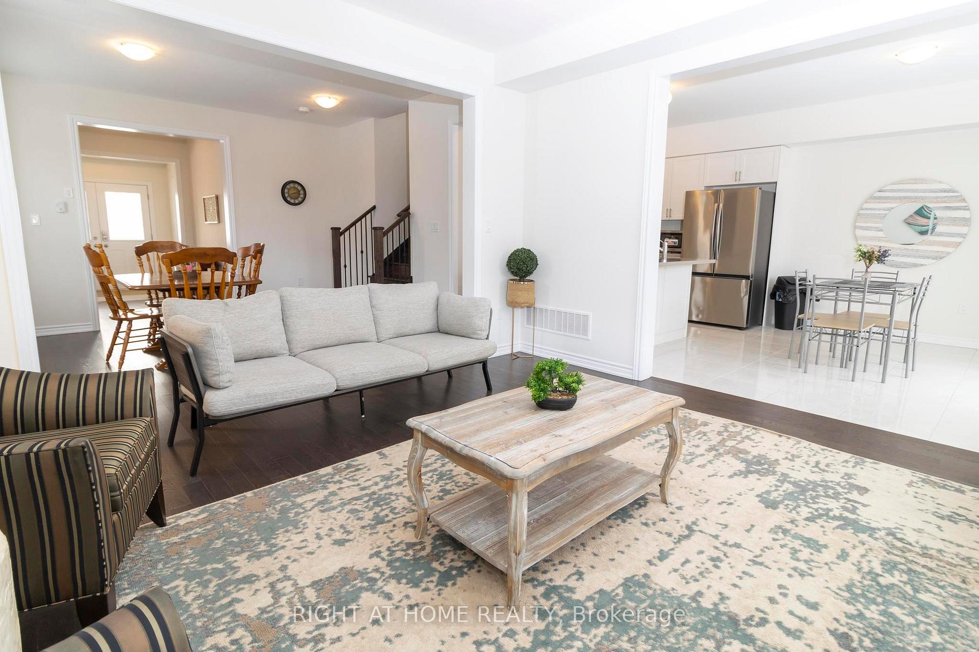 Photo 10 of 36 Ford Street, Brant, Paris — HOMEH