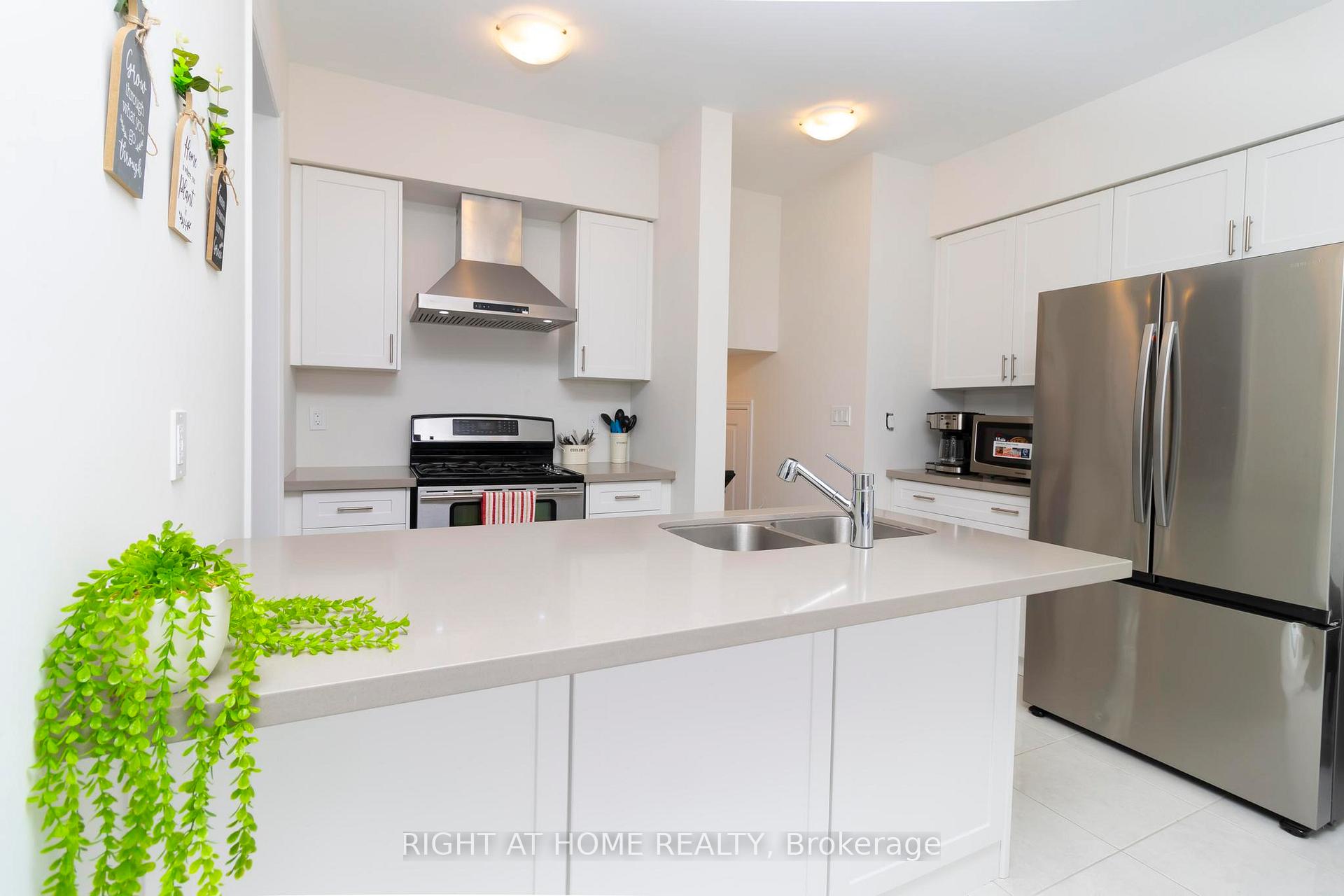 Photo 25 of 36 Ford Street, Brant, Paris — HOMEH