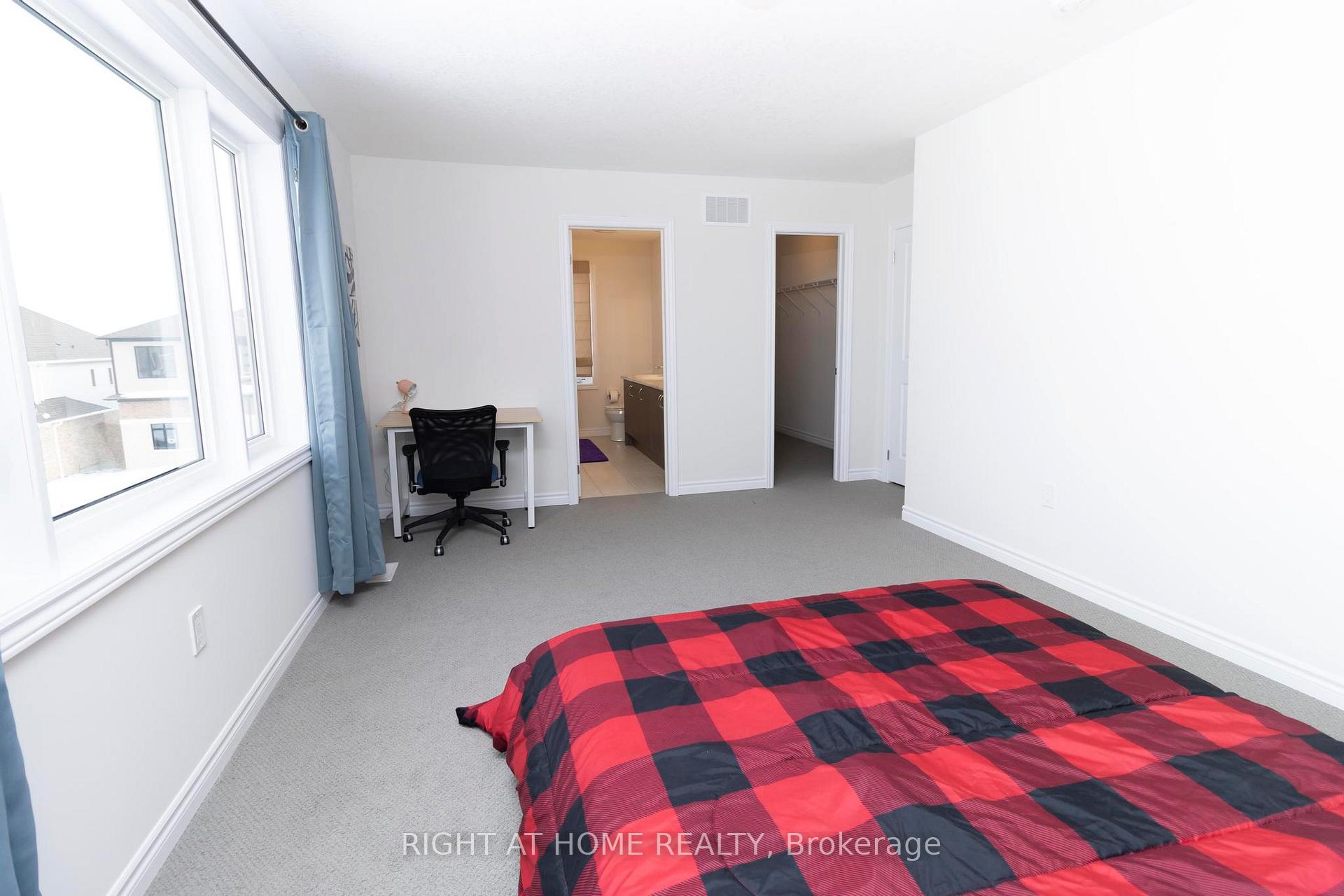 Photo 32 of 36 Ford Street, Brant, Paris — HOMEH
