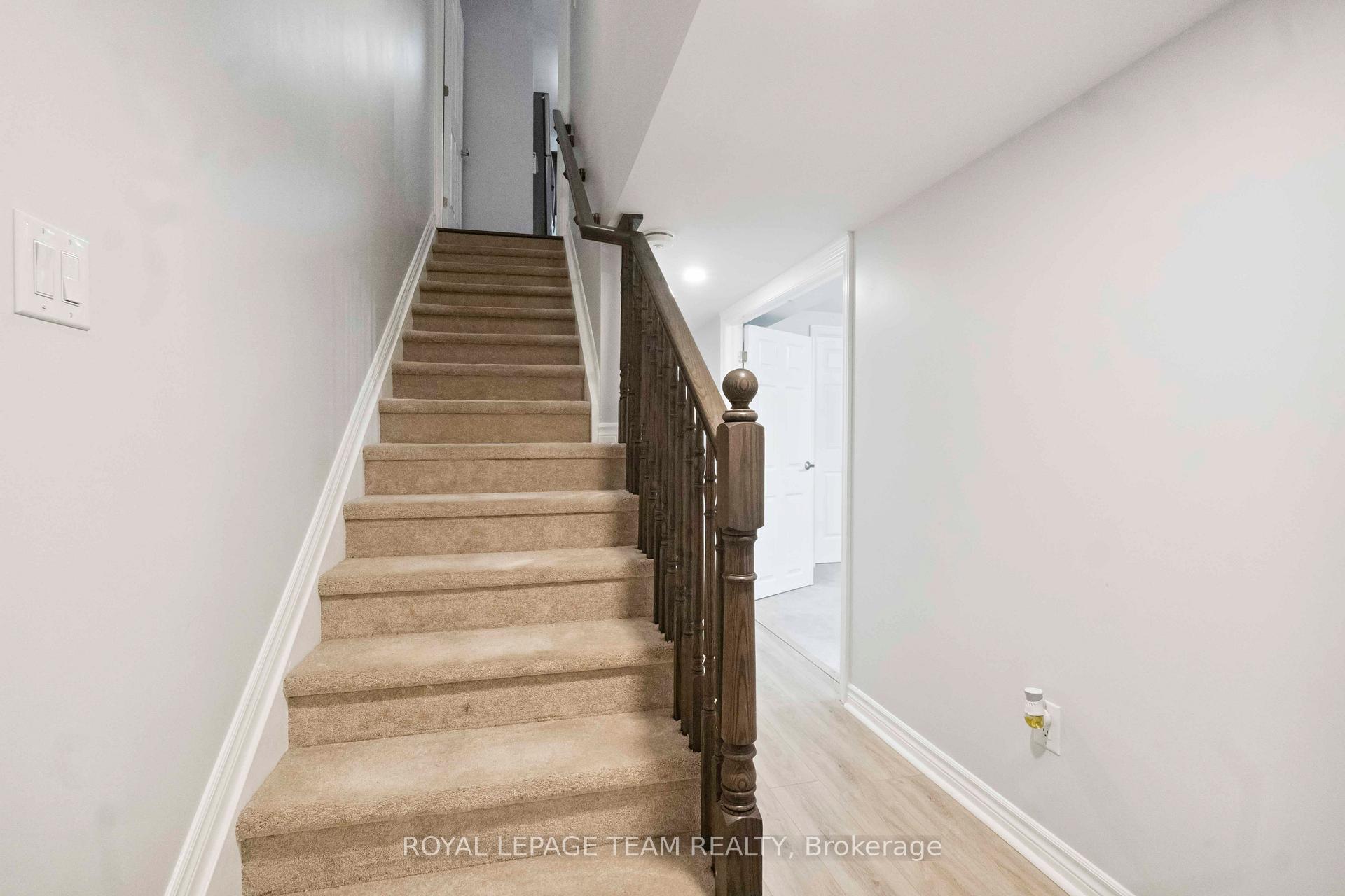 Photo 34 of 606 Lapland Private, Ottawa, Kanata - Emerald Meadows/Trailwest — HOMEH
