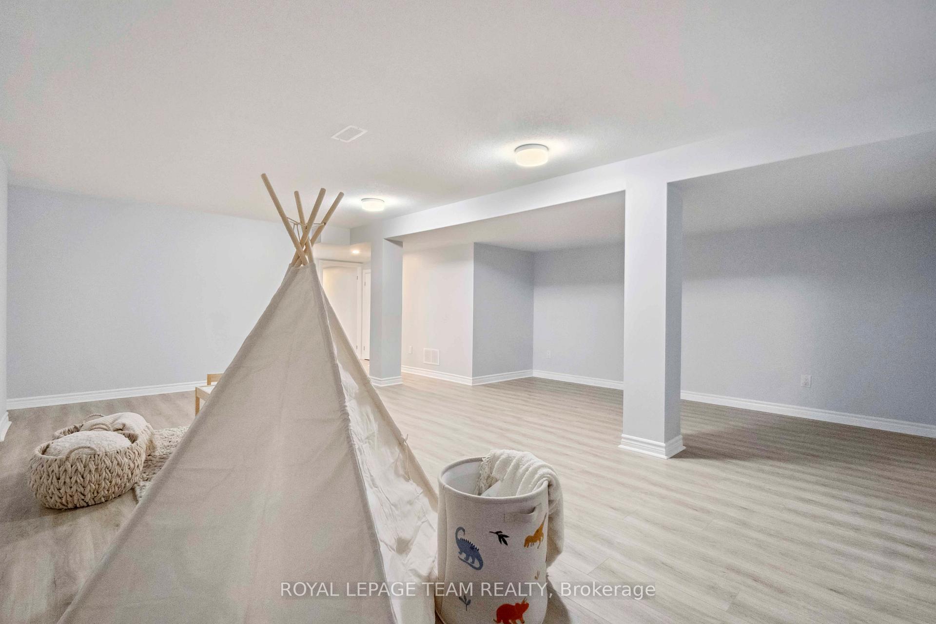 Photo 42 of 606 Lapland Private, Ottawa, Kanata - Emerald Meadows/Trailwest — HOMEH