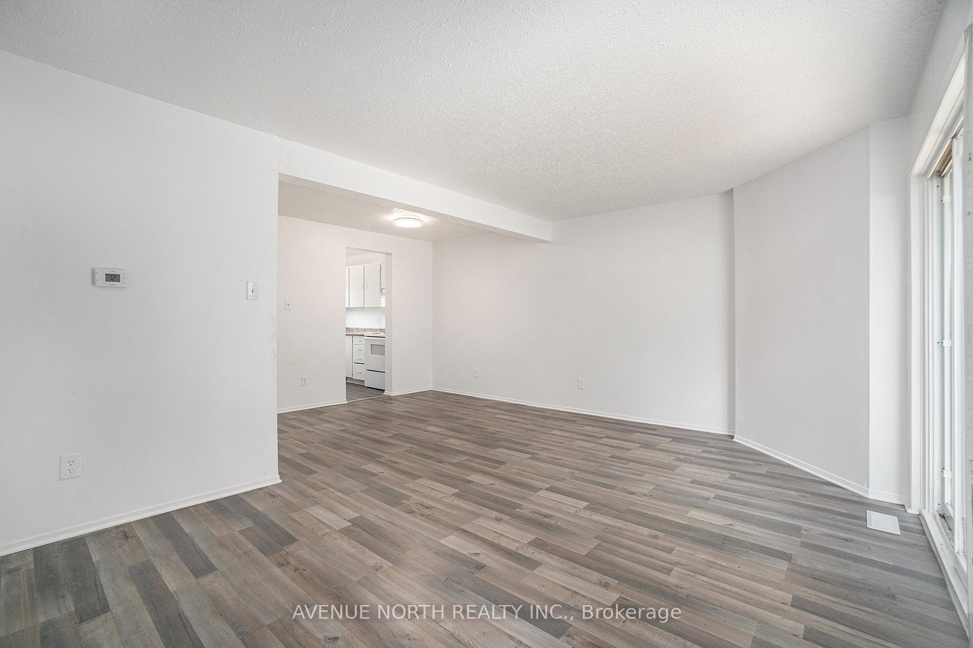 Photo 8 of 1747 Dondale St Street, Ottawa, Pineview — HOMEH
