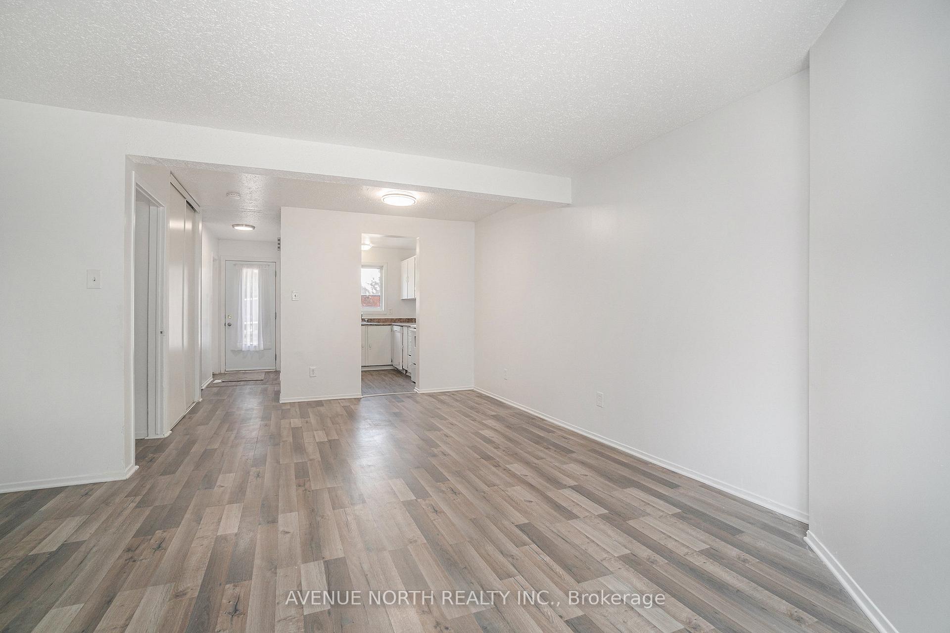 Photo 10 of 1747 Dondale St Street, Ottawa, Pineview — HOMEH
