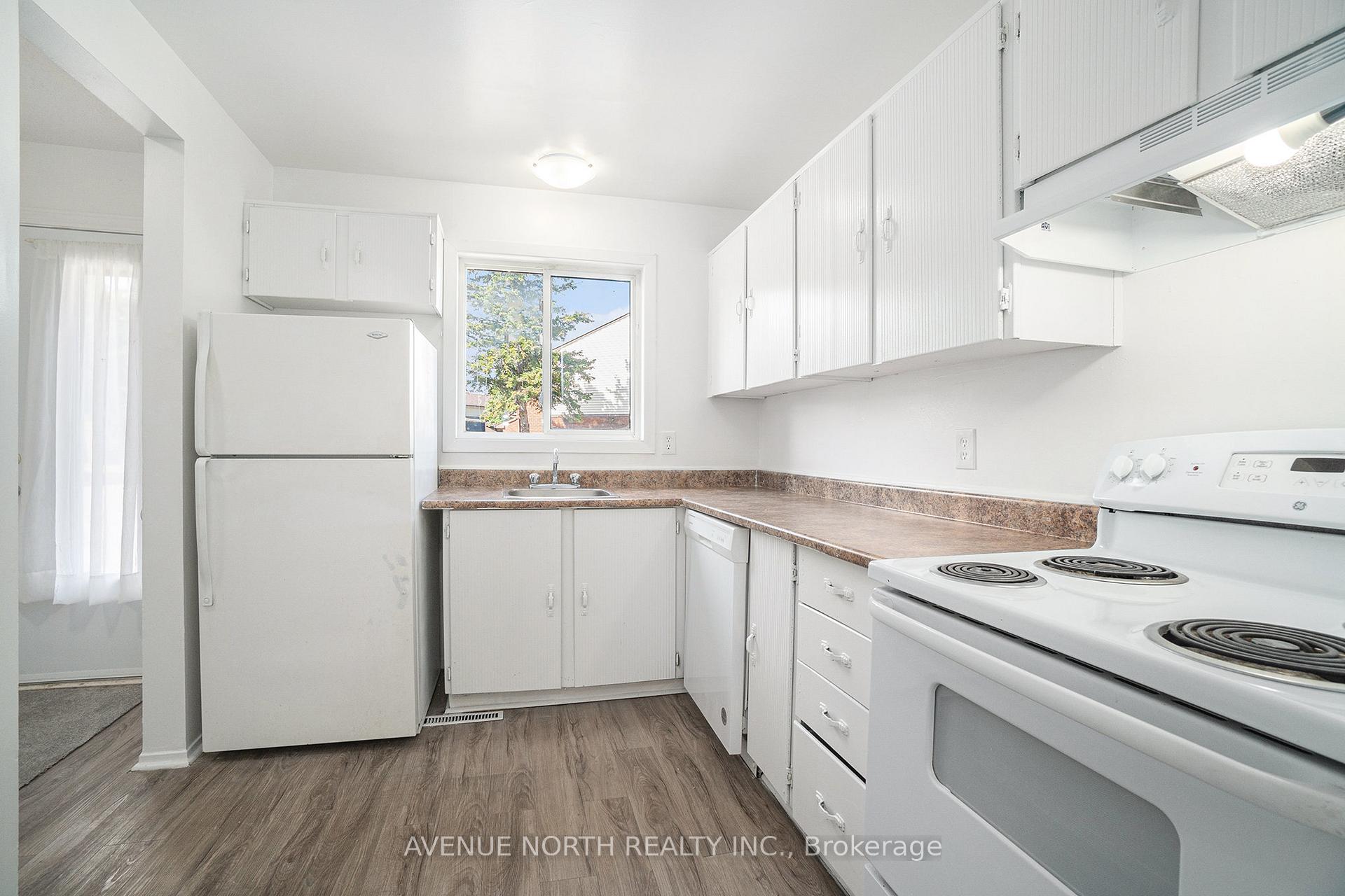 Photo 13 of 1747 Dondale St Street, Ottawa, Pineview — HOMEH