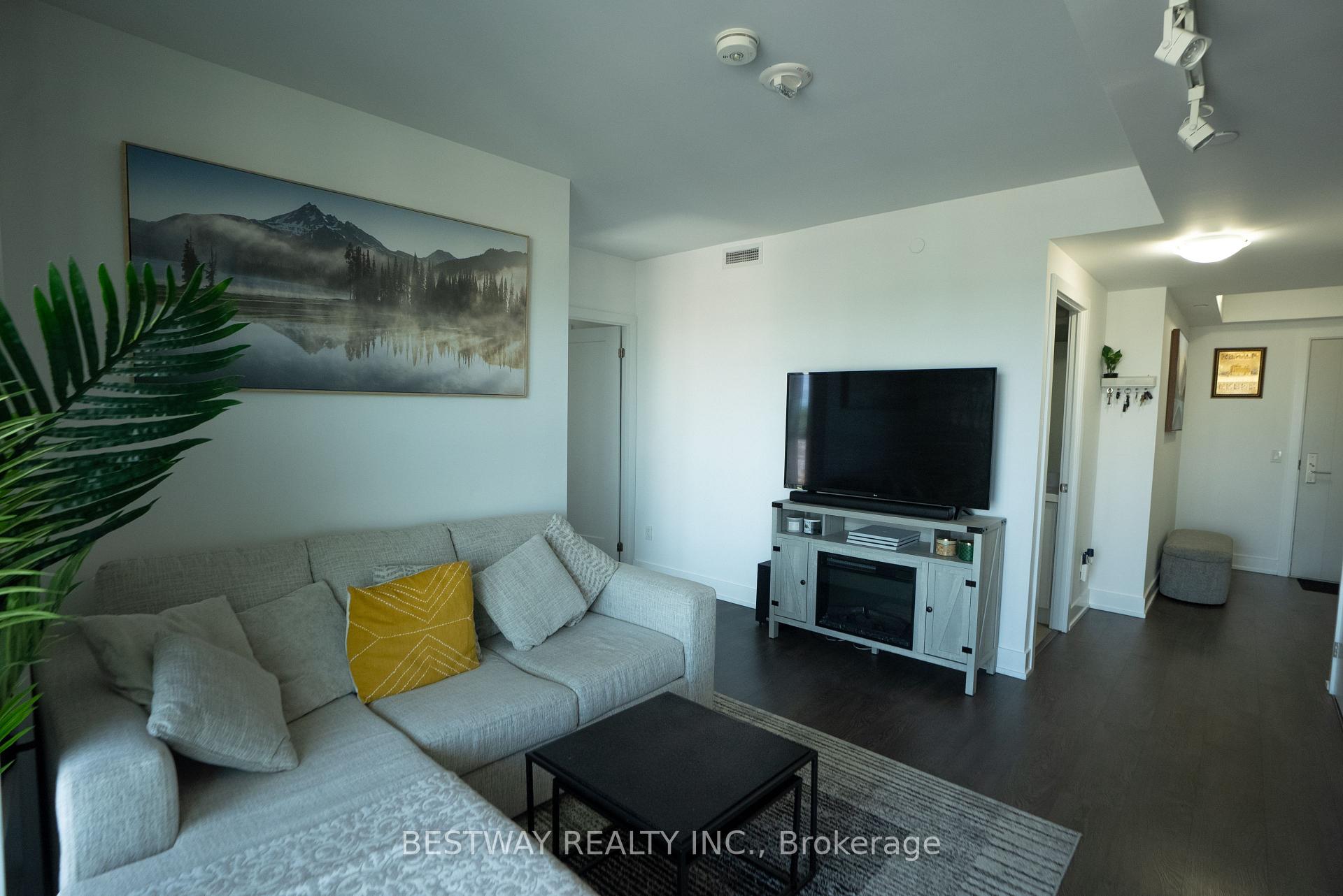 Photo 2 of Unit 607, 2550 Simcoe Street N, Oshawa, Windfields — HOMEH