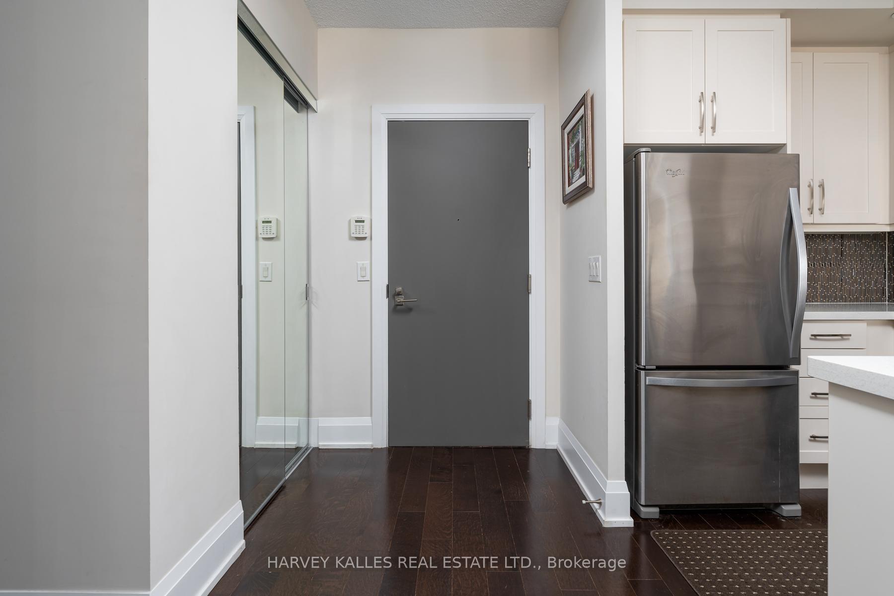 Photo 2 of Unit 1016, 1 Old Mill Drive, Toronto, High Park-Swansea — HOMEH