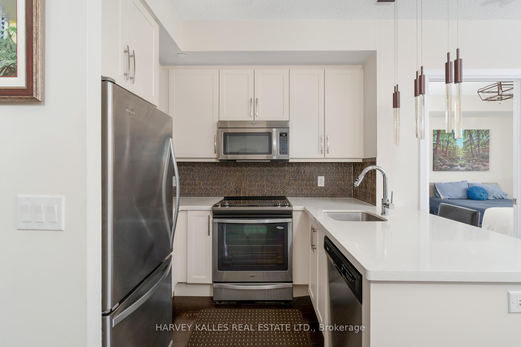 Photo 6 of Unit 1016, 1 Old Mill Drive, Toronto, High Park-Swansea — HOMEH