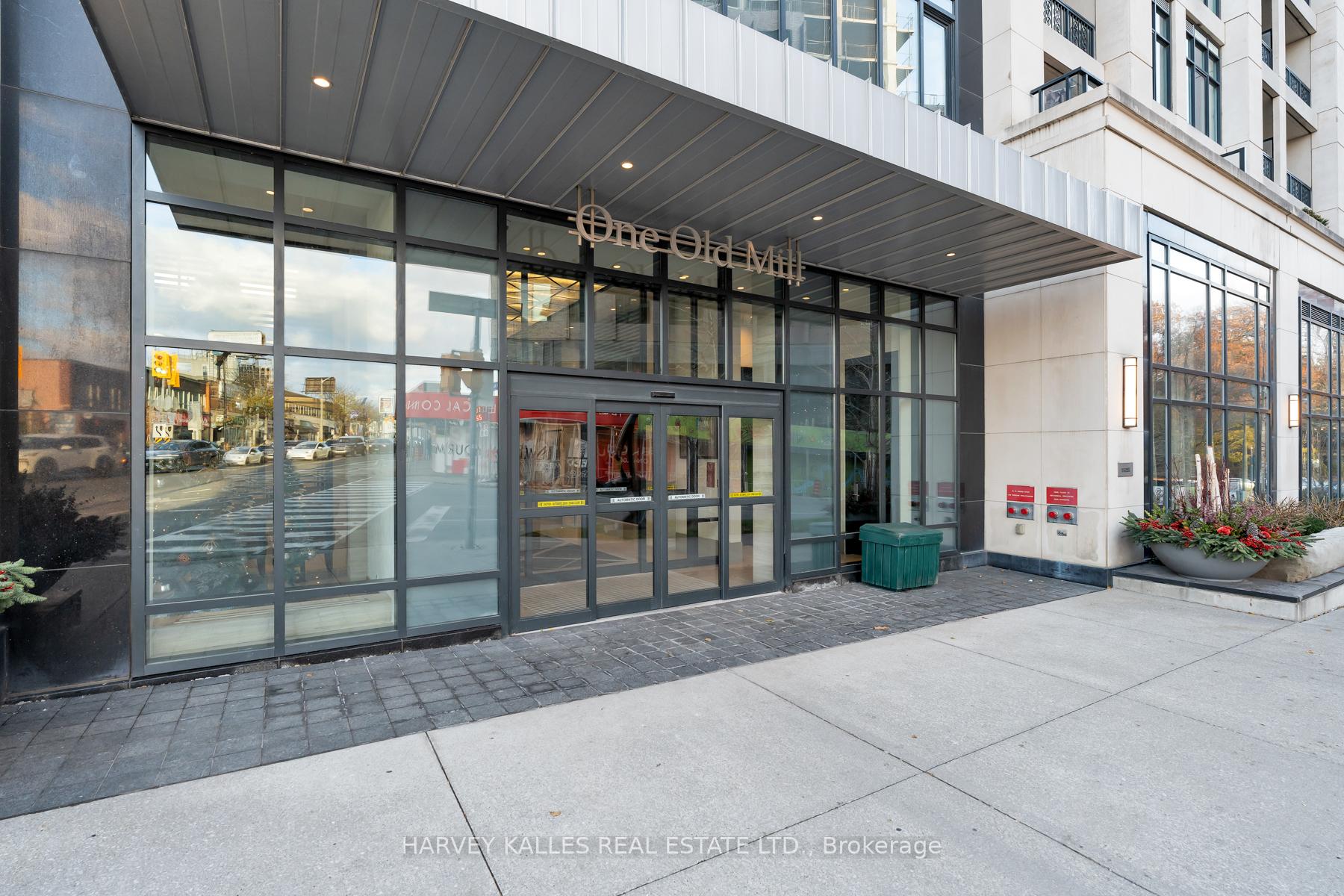 Photo 37 of Unit 1016, 1 Old Mill Drive, Toronto, High Park-Swansea — HOMEH