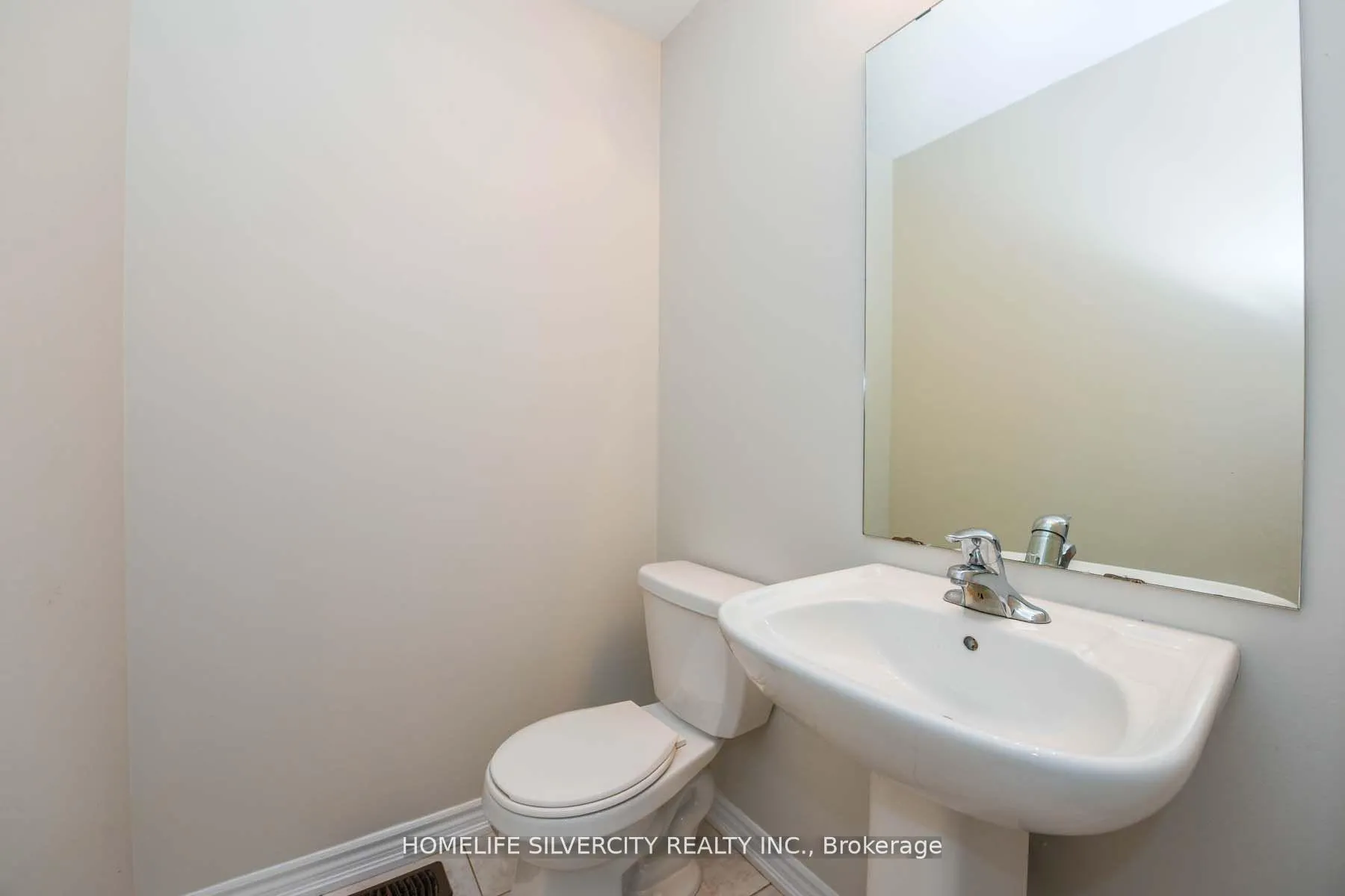 Photo 9 of 7 Miami Grove, Brampton, Heart Lake East — HOMEH