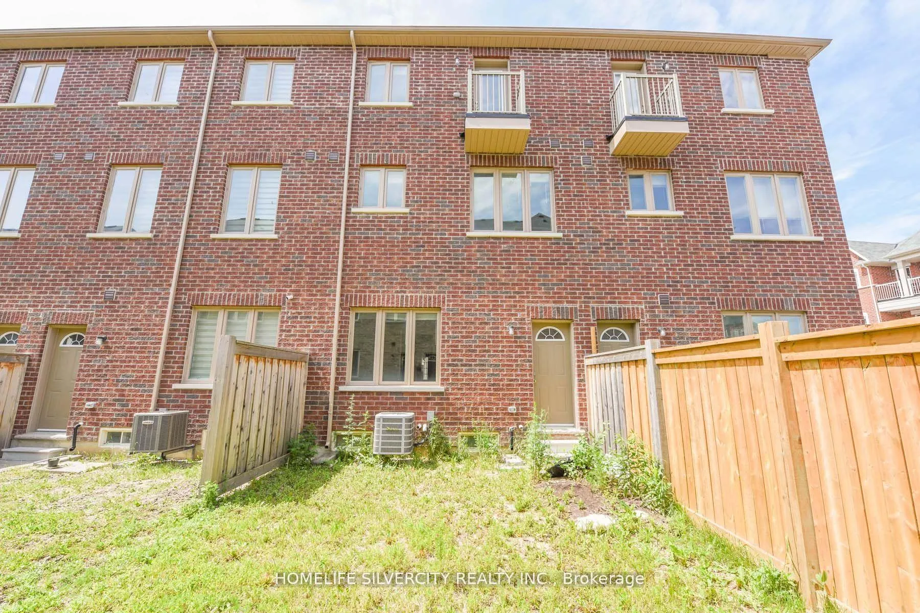 Photo 18 of 7 Miami Grove, Brampton, Heart Lake East — HOMEH