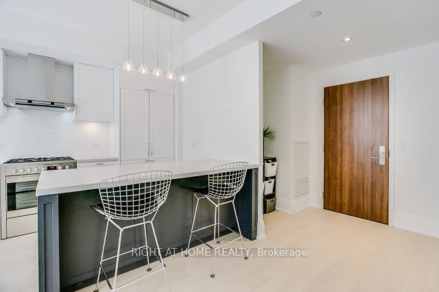 Photo 1 of Unit 112, 25 Malcolm Road, Toronto, Leaside — HOMEH