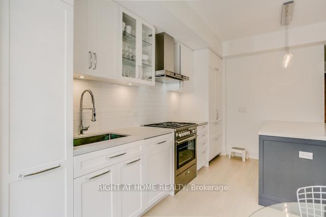 Photo 6 of Unit 112, 25 Malcolm Road, Toronto, Leaside — HOMEH