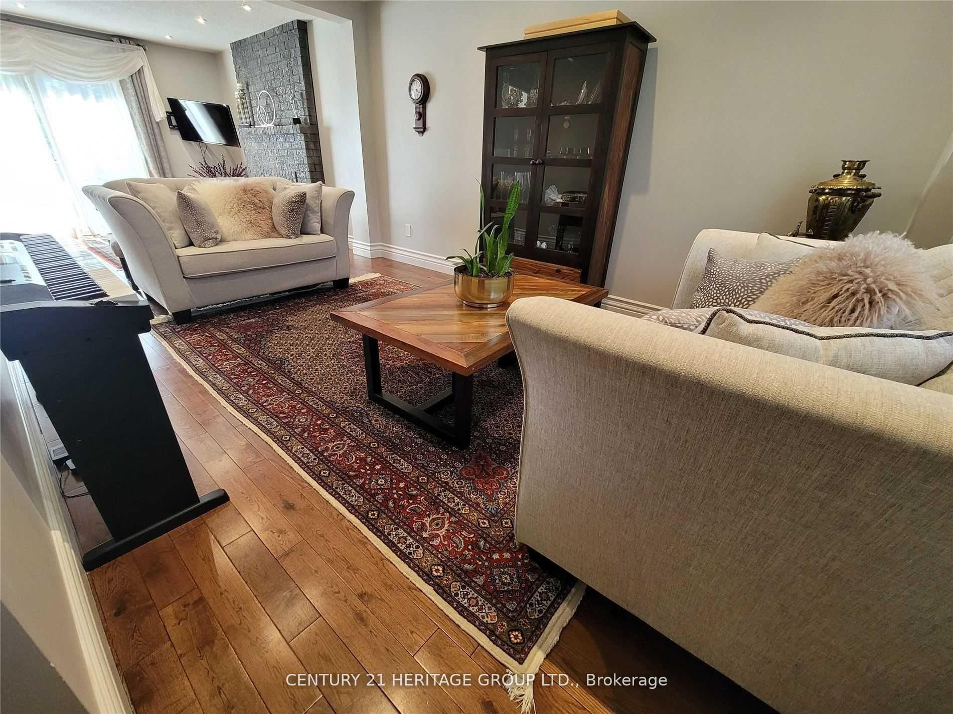 Photo 6 of 217 Orchard Heights Boulevard, Aurora, Aurora Heights — HOMEH