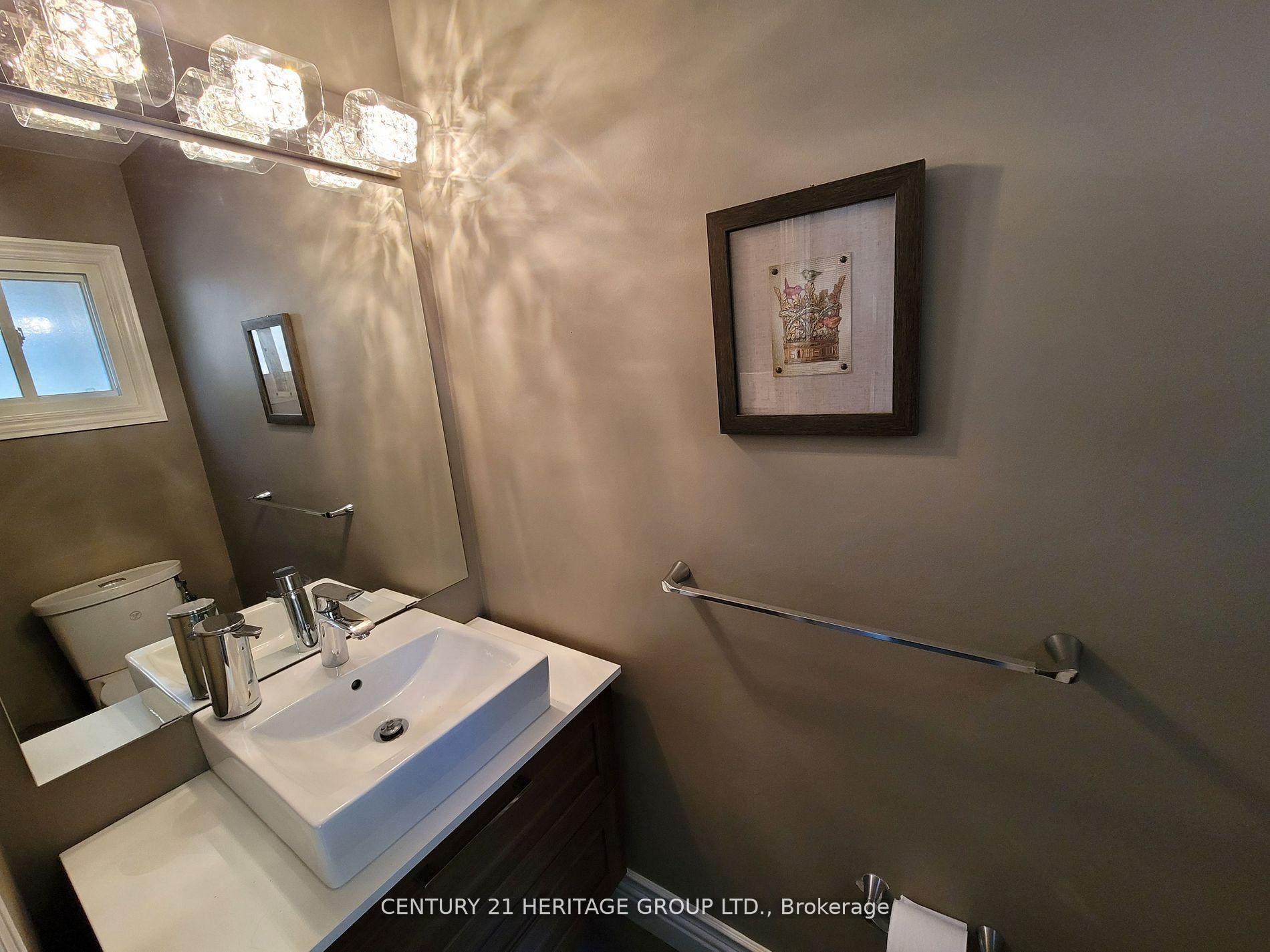 Photo 7 of 217 Orchard Heights Boulevard, Aurora, Aurora Heights — HOMEH