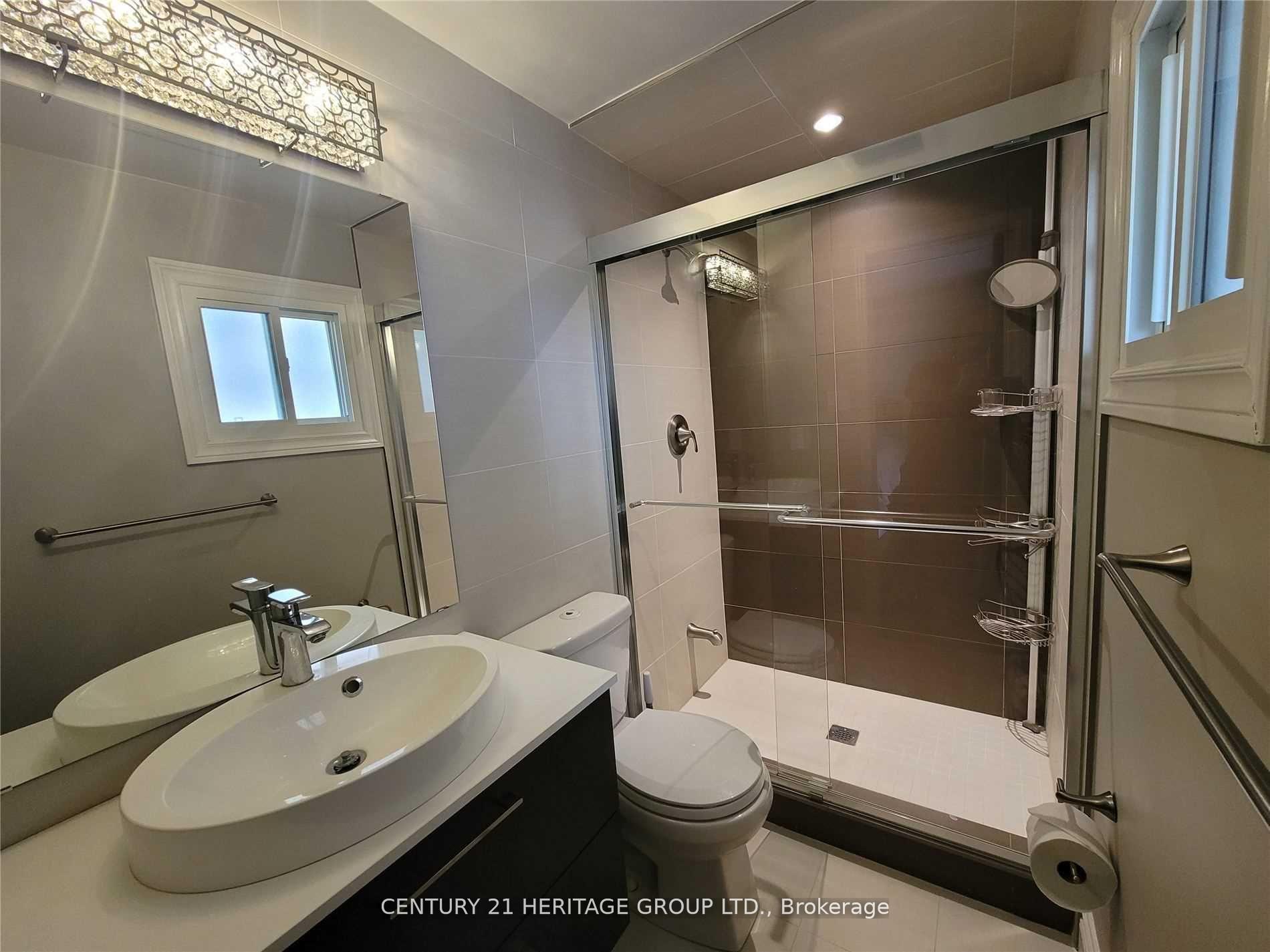 Photo 10 of 217 Orchard Heights Boulevard, Aurora, Aurora Heights — HOMEH