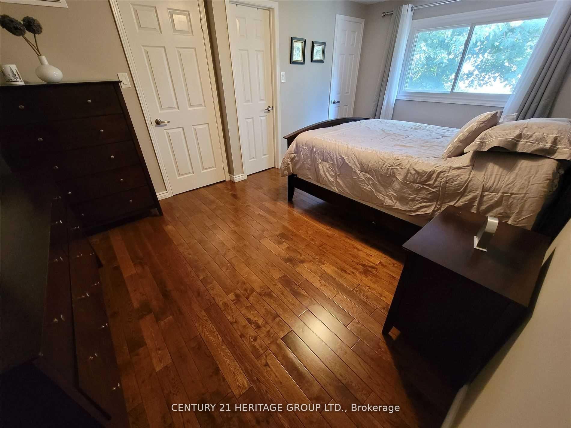 Photo 13 of 217 Orchard Heights Boulevard, Aurora, Aurora Heights — HOMEH
