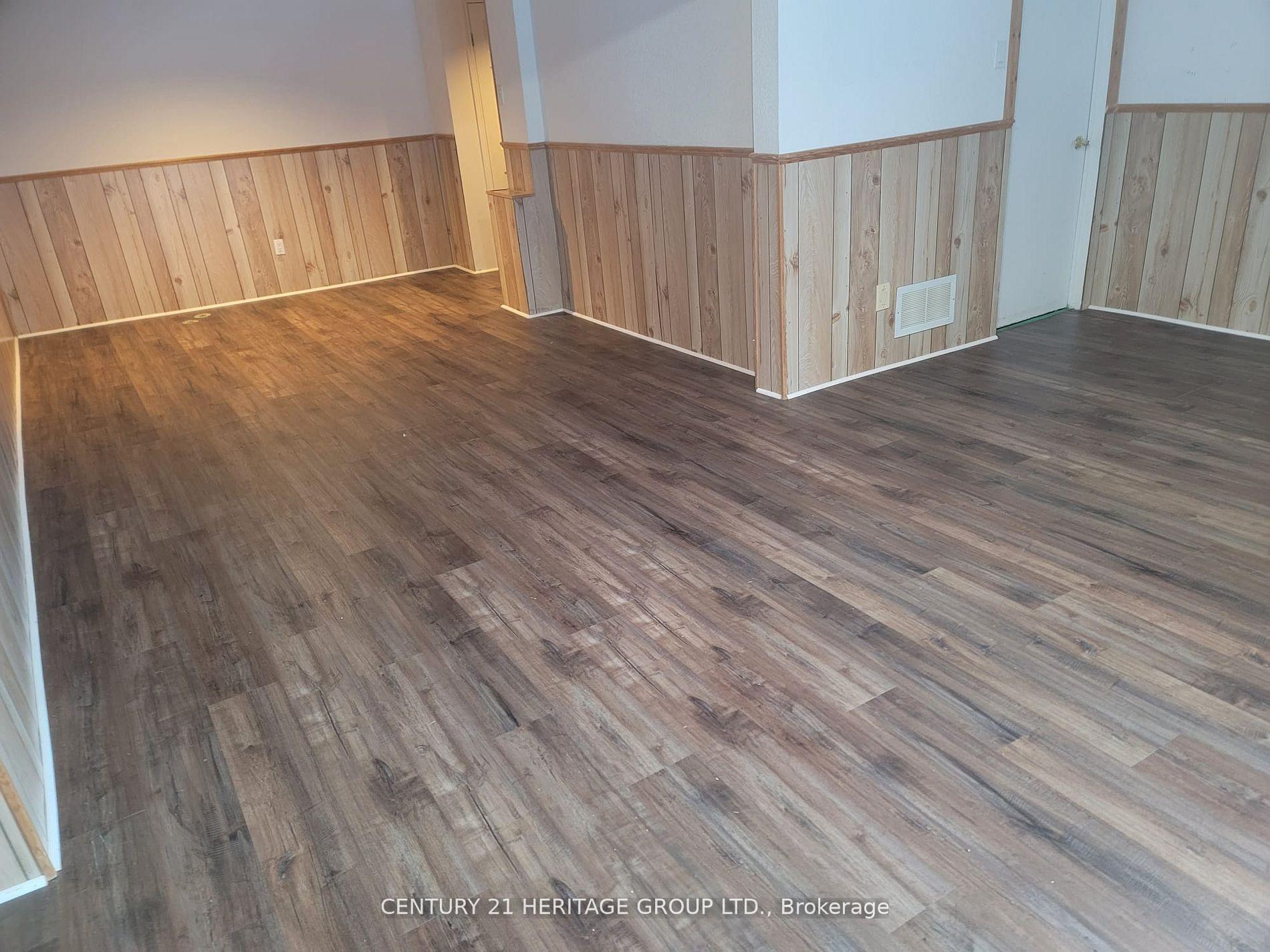 Photo 17 of 217 Orchard Heights Boulevard, Aurora, Aurora Heights — HOMEH