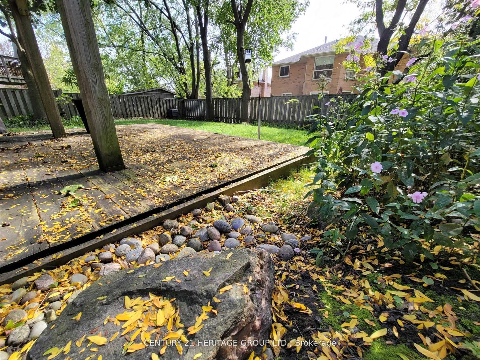 Photo 21 of 217 Orchard Heights Boulevard, Aurora, Aurora Heights — HOMEH