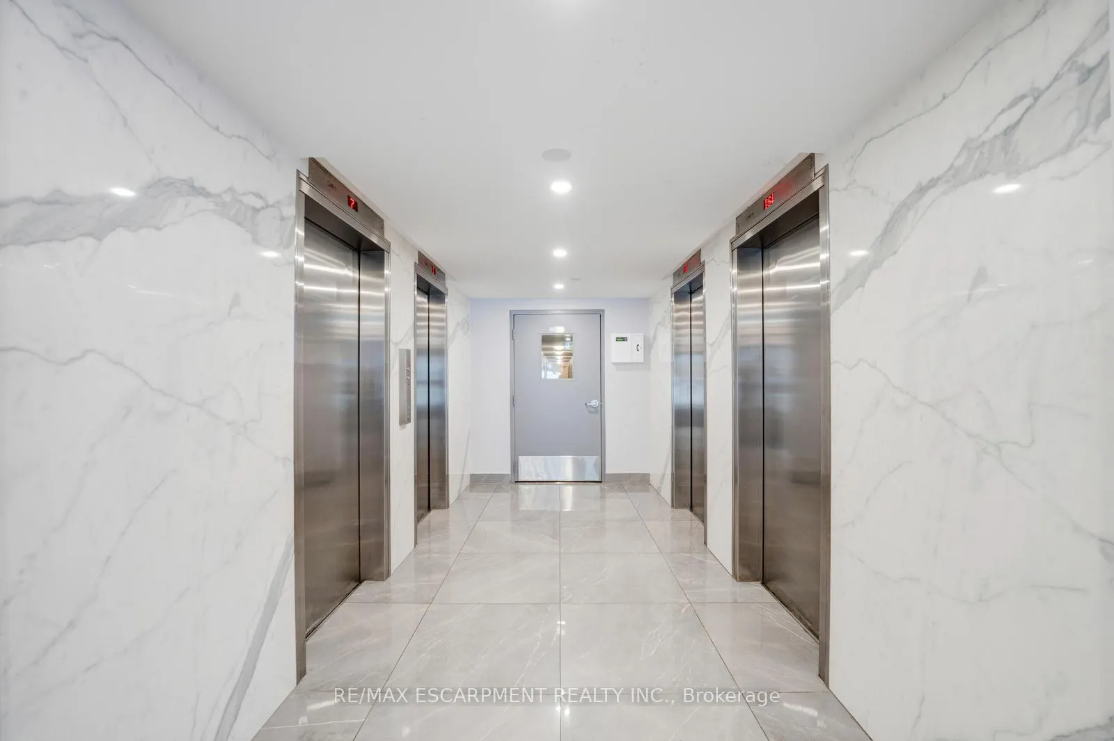 Photo 3 of Unit 206, 10 Edgecliff Golfway, Toronto, Flemingdon Park — HOMEH