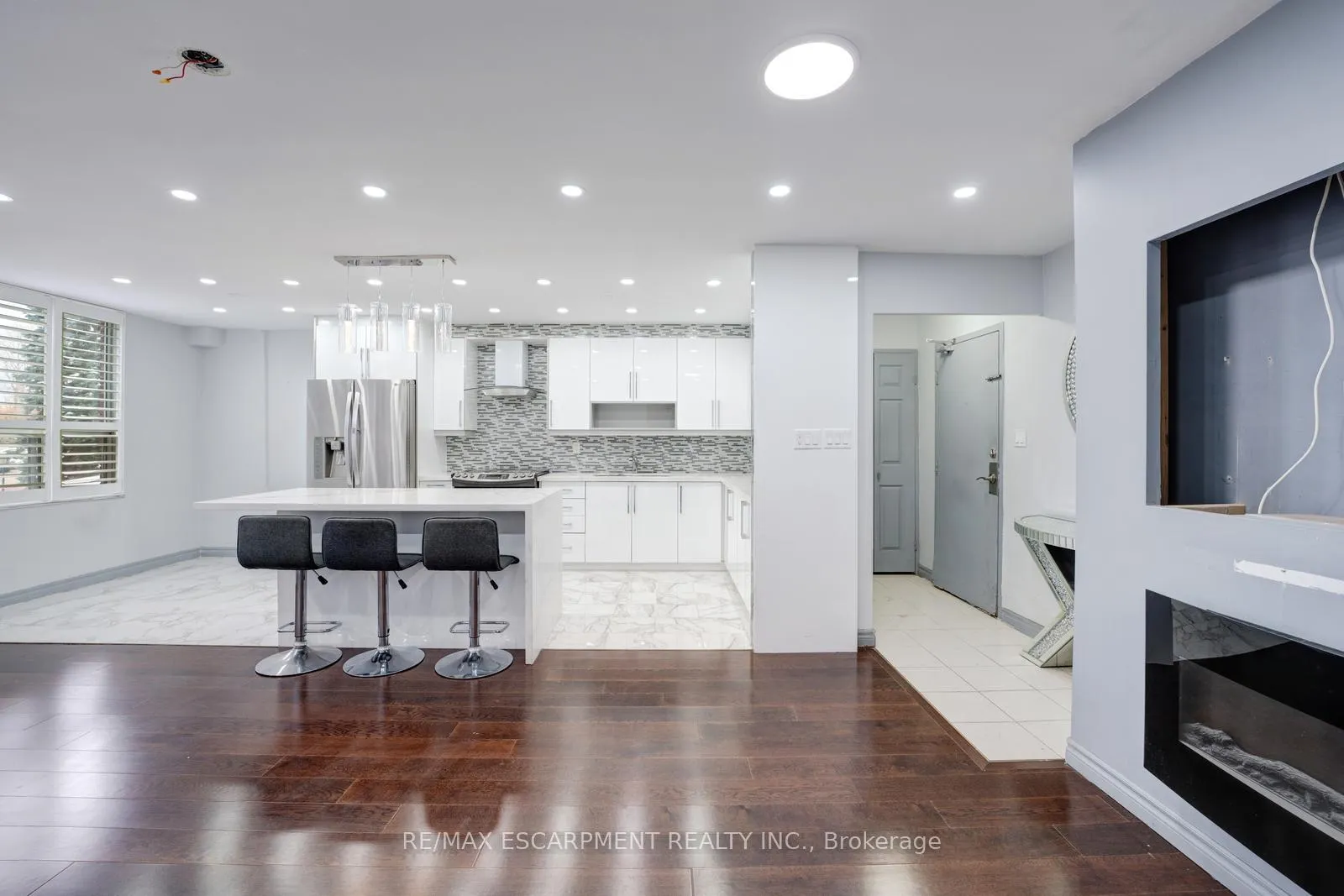 Photo of Unit 206, 10 Edgecliff Golfway