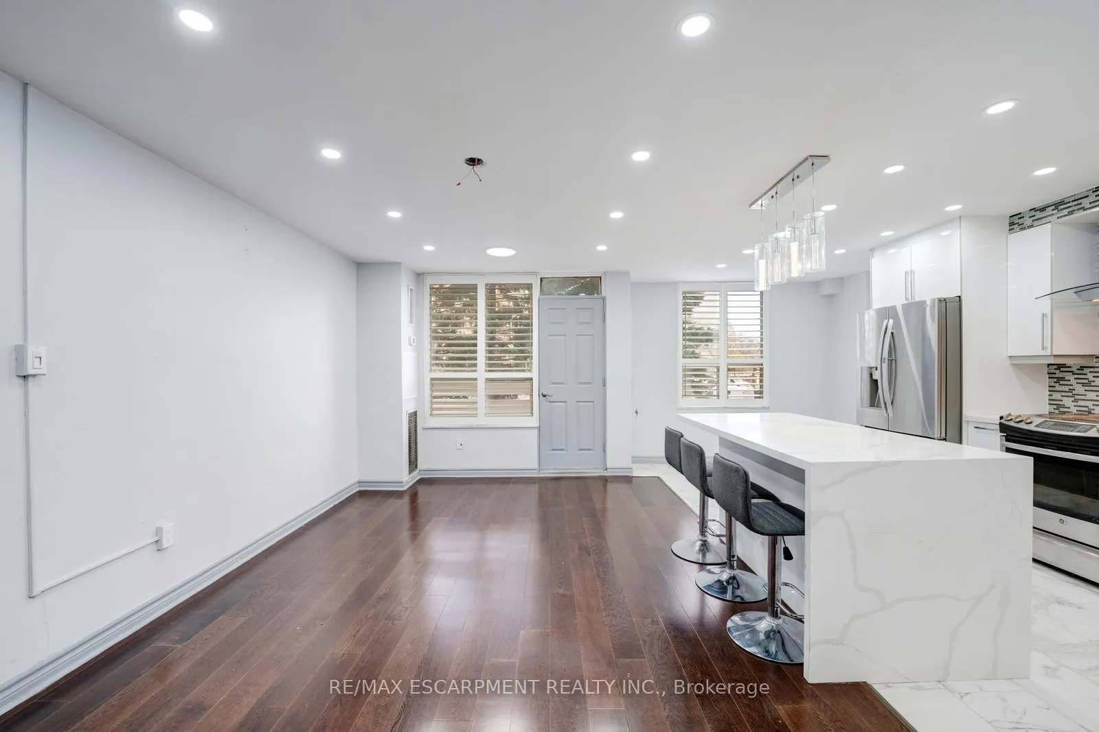Photo 12 of Unit 206, 10 Edgecliff Golfway, Toronto, Flemingdon Park — HOMEH