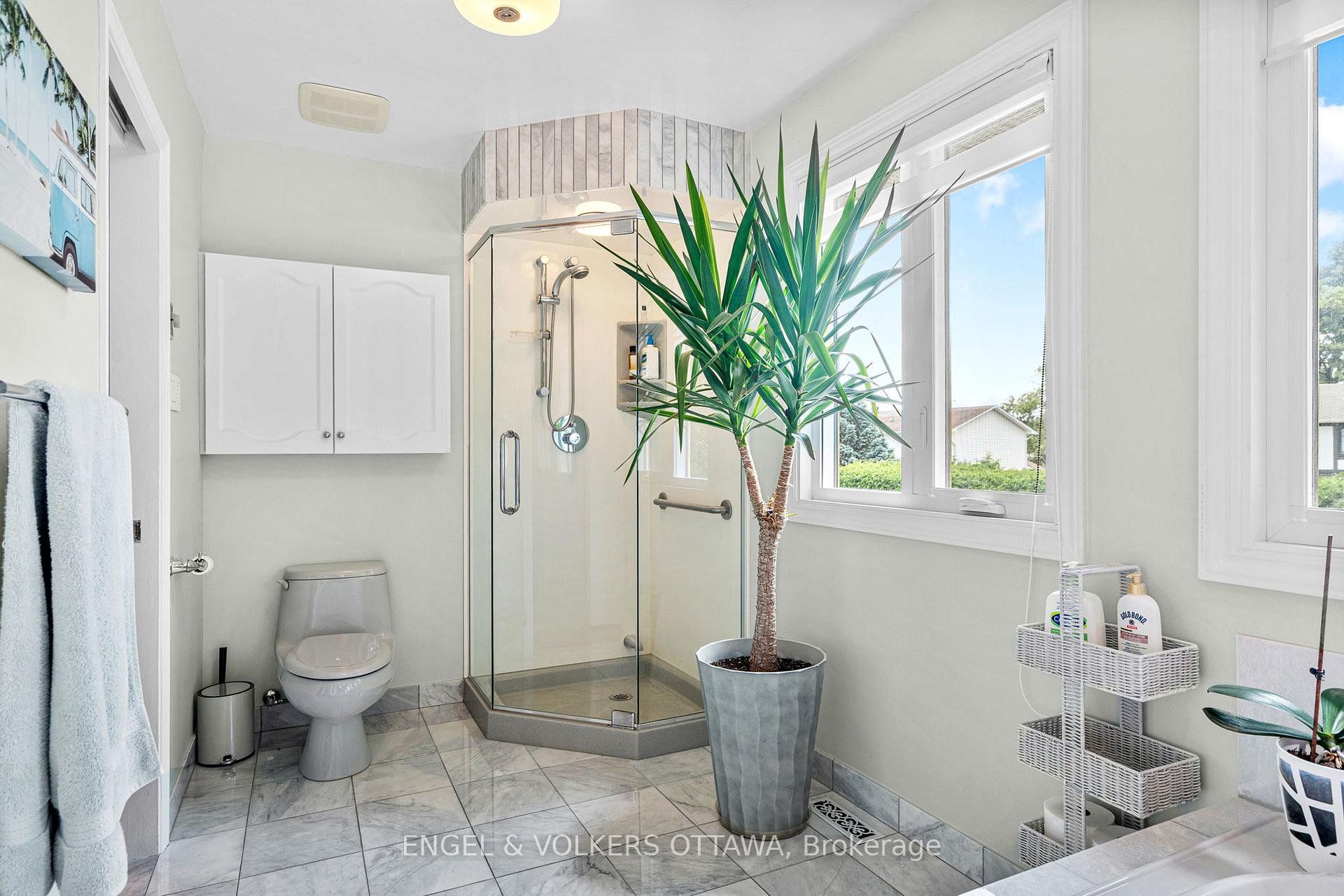 Photo 14 of 32 Merkel Drive, Ottawa, Barrhaven - Knollsbrook — HOMEH