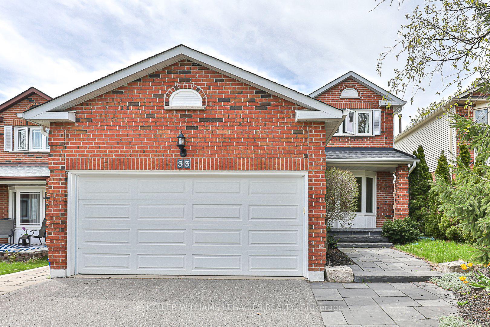 Photo 1 of 33 Moffat Crescent, Aurora, Aurora Heights — HOMEH